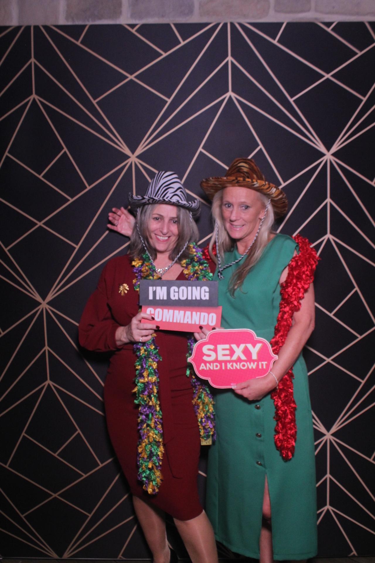 Jay & Laura  | View more photos from the event at gallery.magicimages.uk/u/MagicImages/Jay-Laura