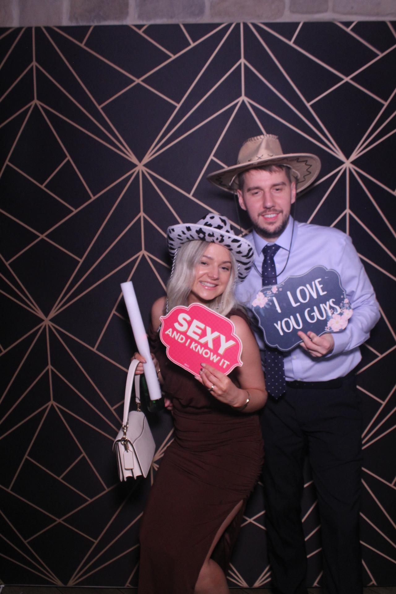 Jay & Laura  | View more photos from the event at gallery.magicimages.uk/u/MagicImages/Jay-Laura