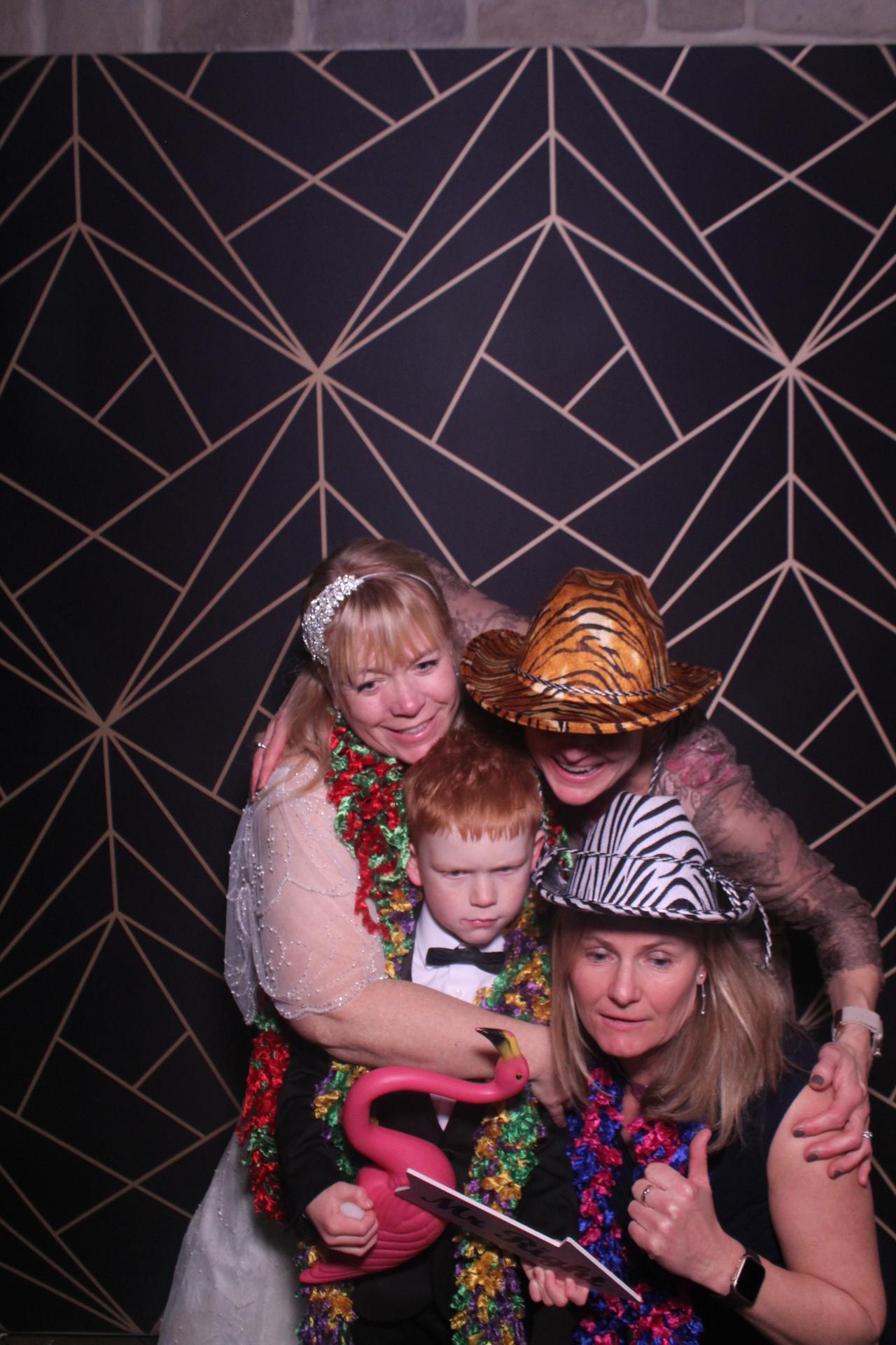 Jay & Laura  | View more photos from the event at gallery.magicimages.uk/u/MagicImages/Jay-Laura