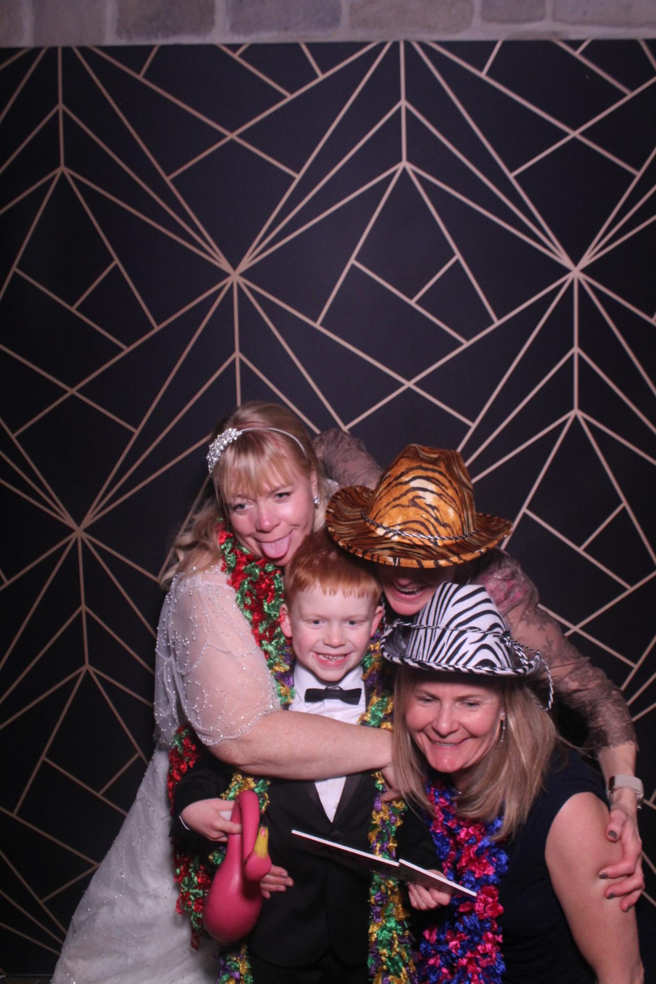 Jay & Laura  | View more photos from the event at gallery.magicimages.uk/u/MagicImages/Jay-Laura