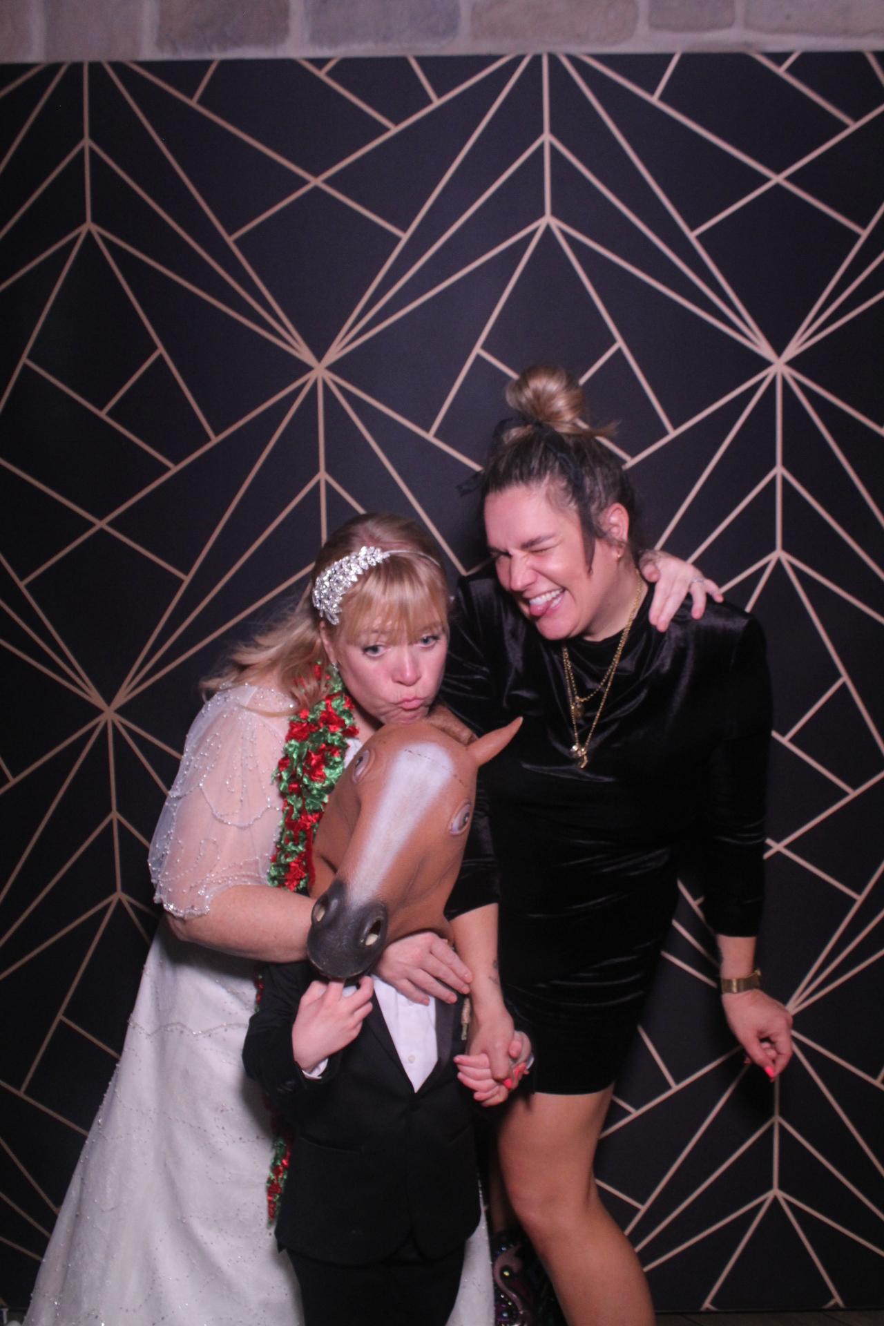 Jay & Laura  | View more photos from the event at gallery.magicimages.uk/u/MagicImages/Jay-Laura