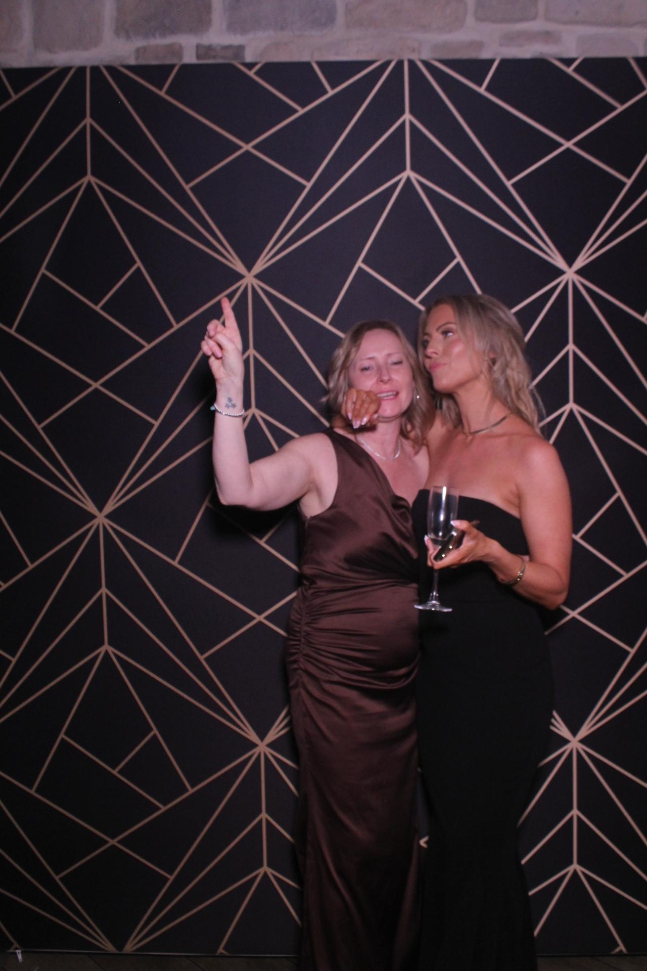 Jay & Laura  | View more photos from the event at gallery.magicimages.uk/u/MagicImages/Jay-Laura