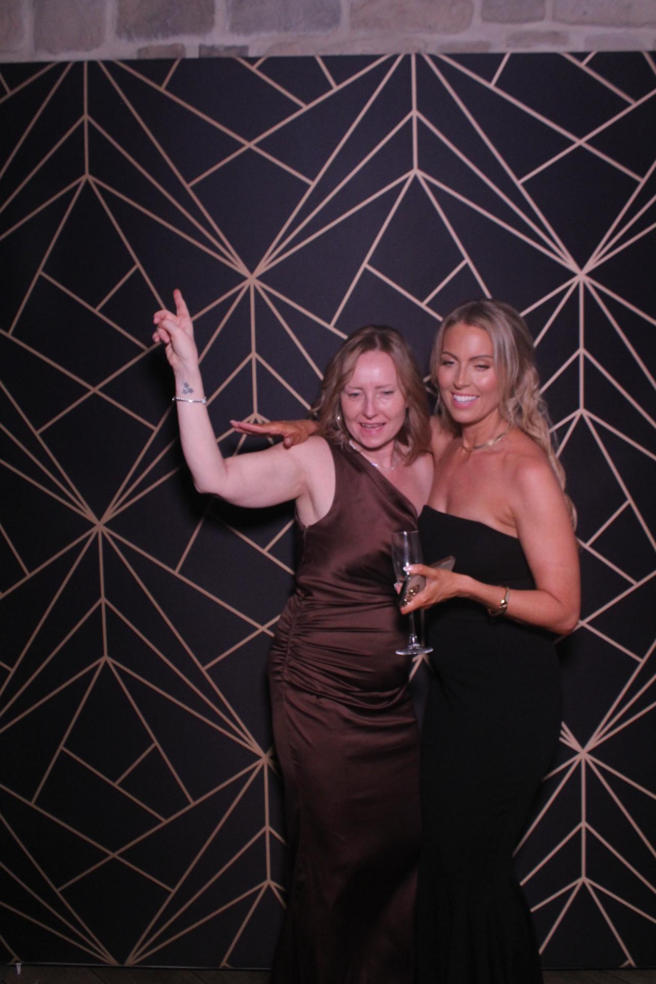 Jay & Laura  | View more photos from the event at gallery.magicimages.uk/u/MagicImages/Jay-Laura