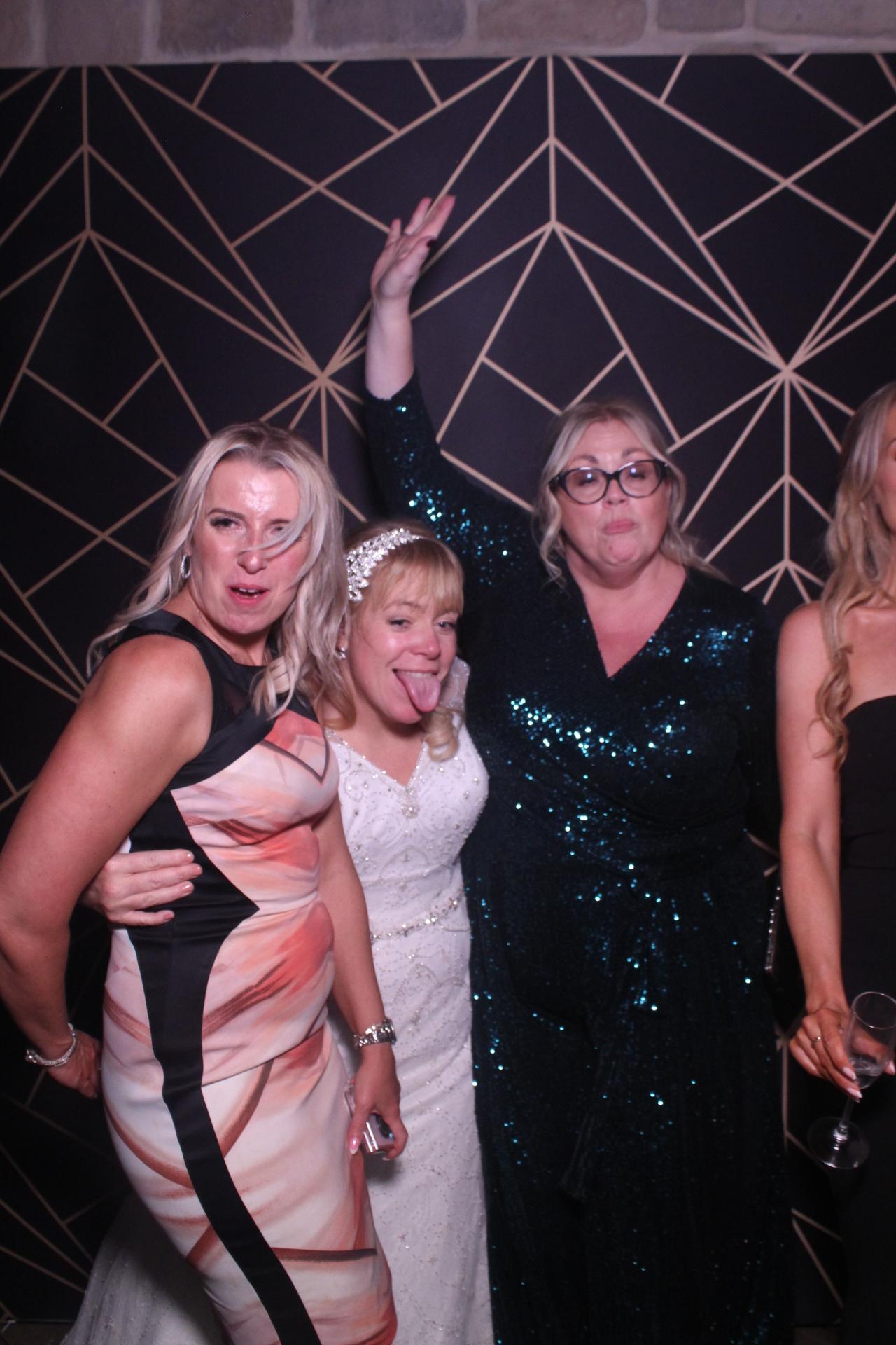 Jay & Laura  | View more photos from the event at gallery.magicimages.uk/u/MagicImages/Jay-Laura