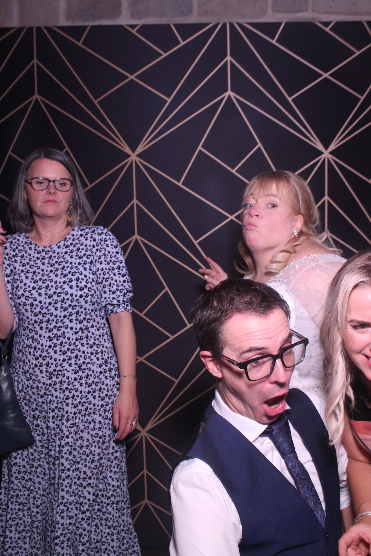 Jay & Laura  | View more photos from the event at gallery.magicimages.uk/u/MagicImages/Jay-Laura