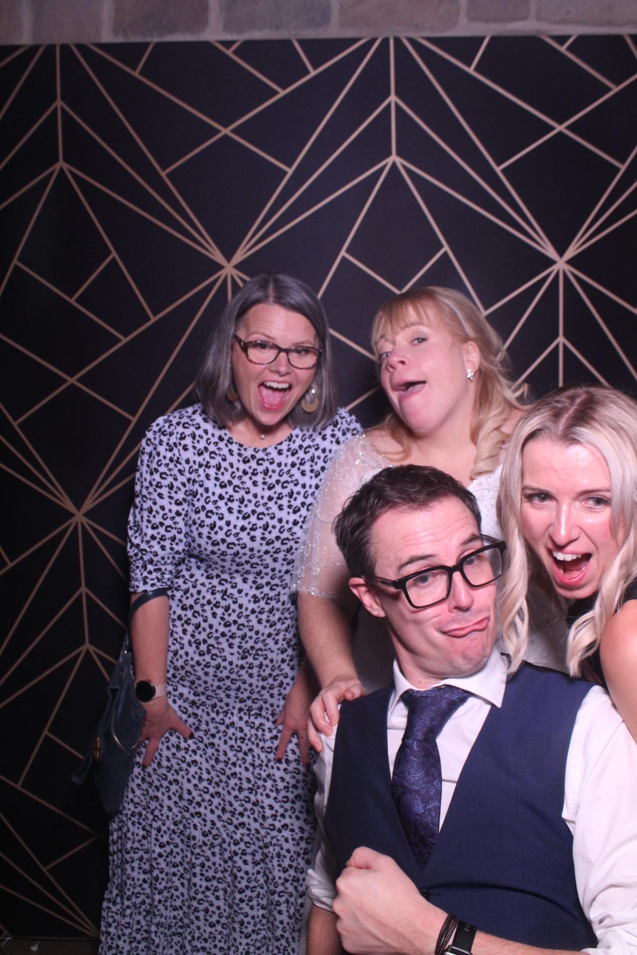 Jay & Laura  | View more photos from the event at gallery.magicimages.uk/u/MagicImages/Jay-Laura