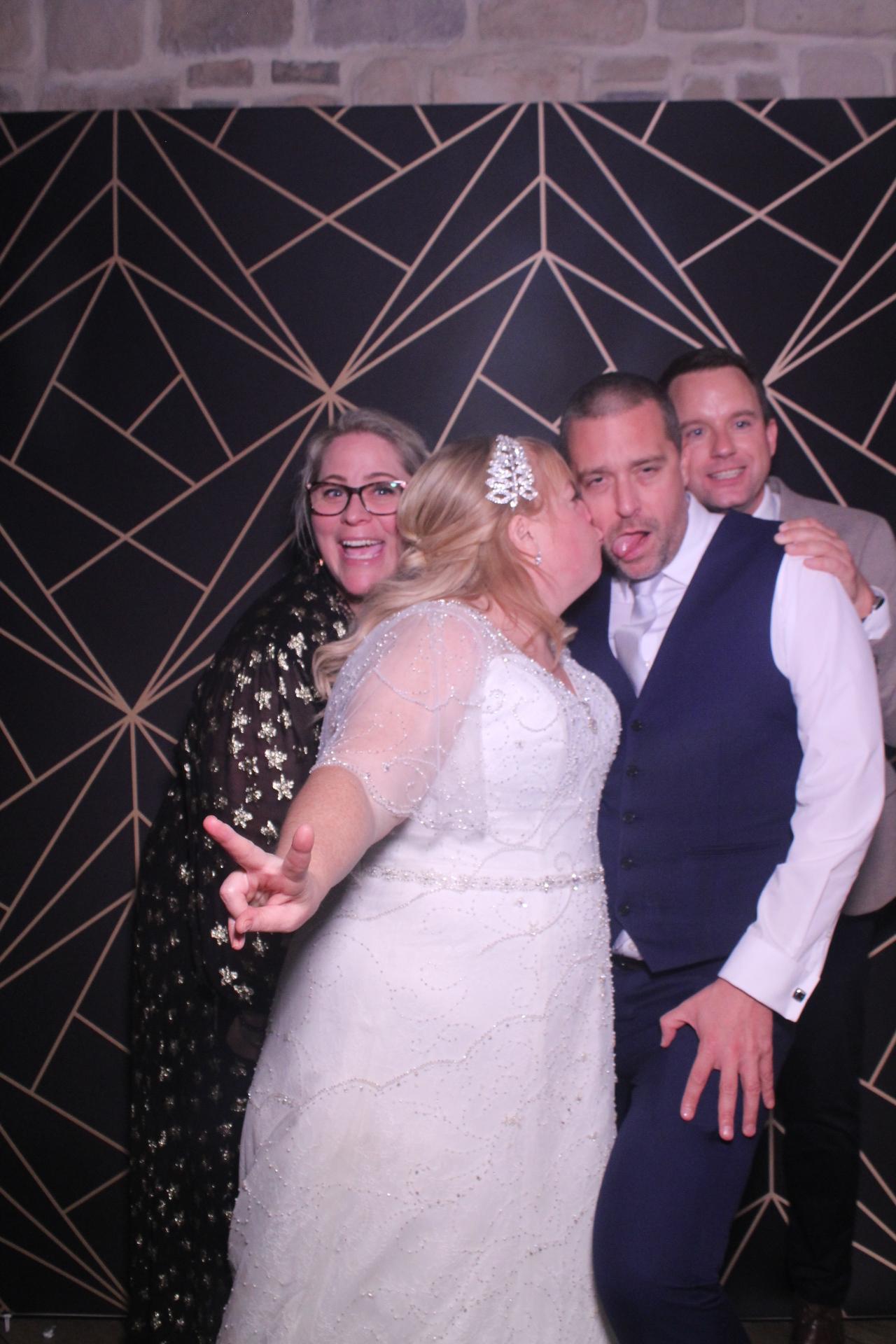 Jay & Laura  | View more photos from the event at gallery.magicimages.uk/u/MagicImages/Jay-Laura