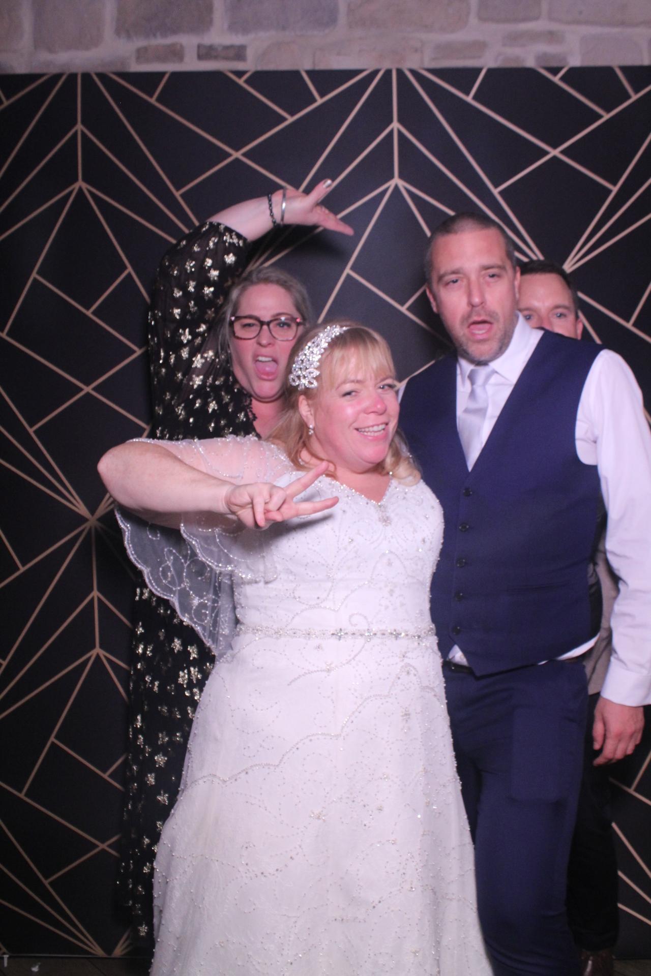 Jay & Laura  | View more photos from the event at gallery.magicimages.uk/u/MagicImages/Jay-Laura