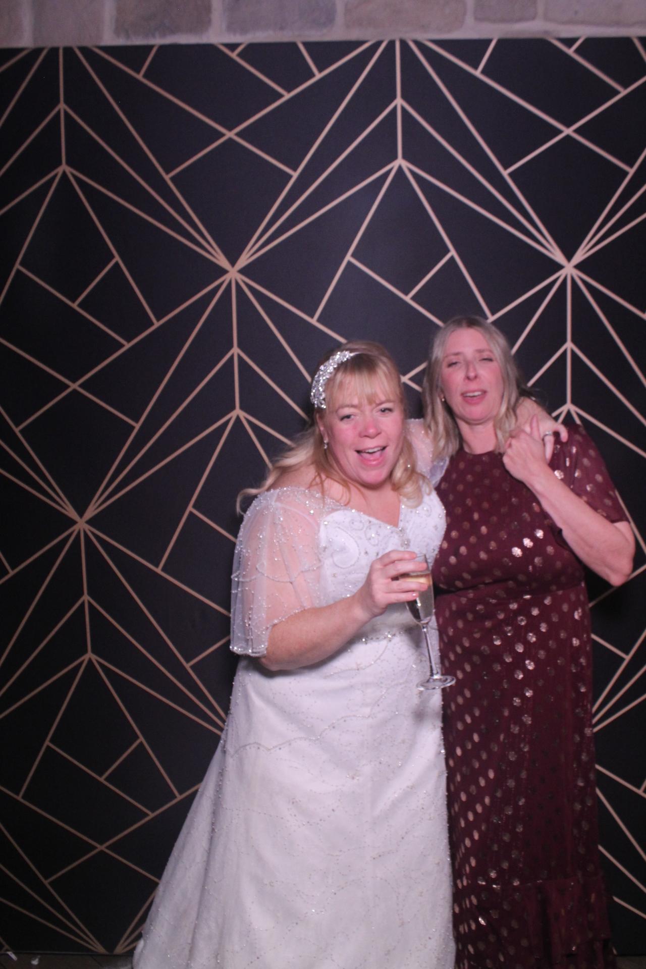 Jay & Laura  | View more photos from the event at gallery.magicimages.uk/u/MagicImages/Jay-Laura