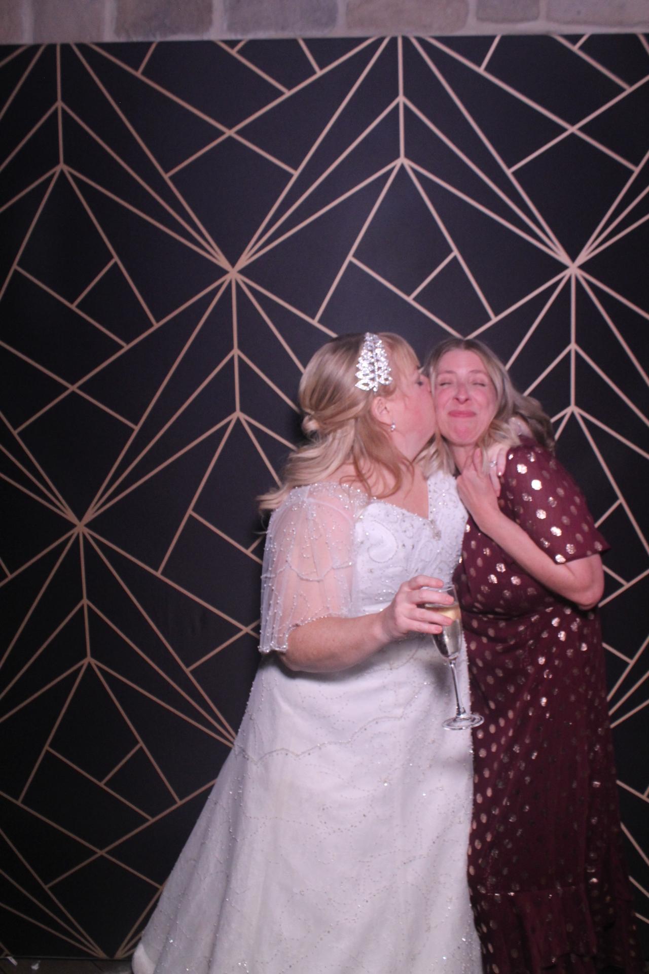 Jay & Laura  | View more photos from the event at gallery.magicimages.uk/u/MagicImages/Jay-Laura