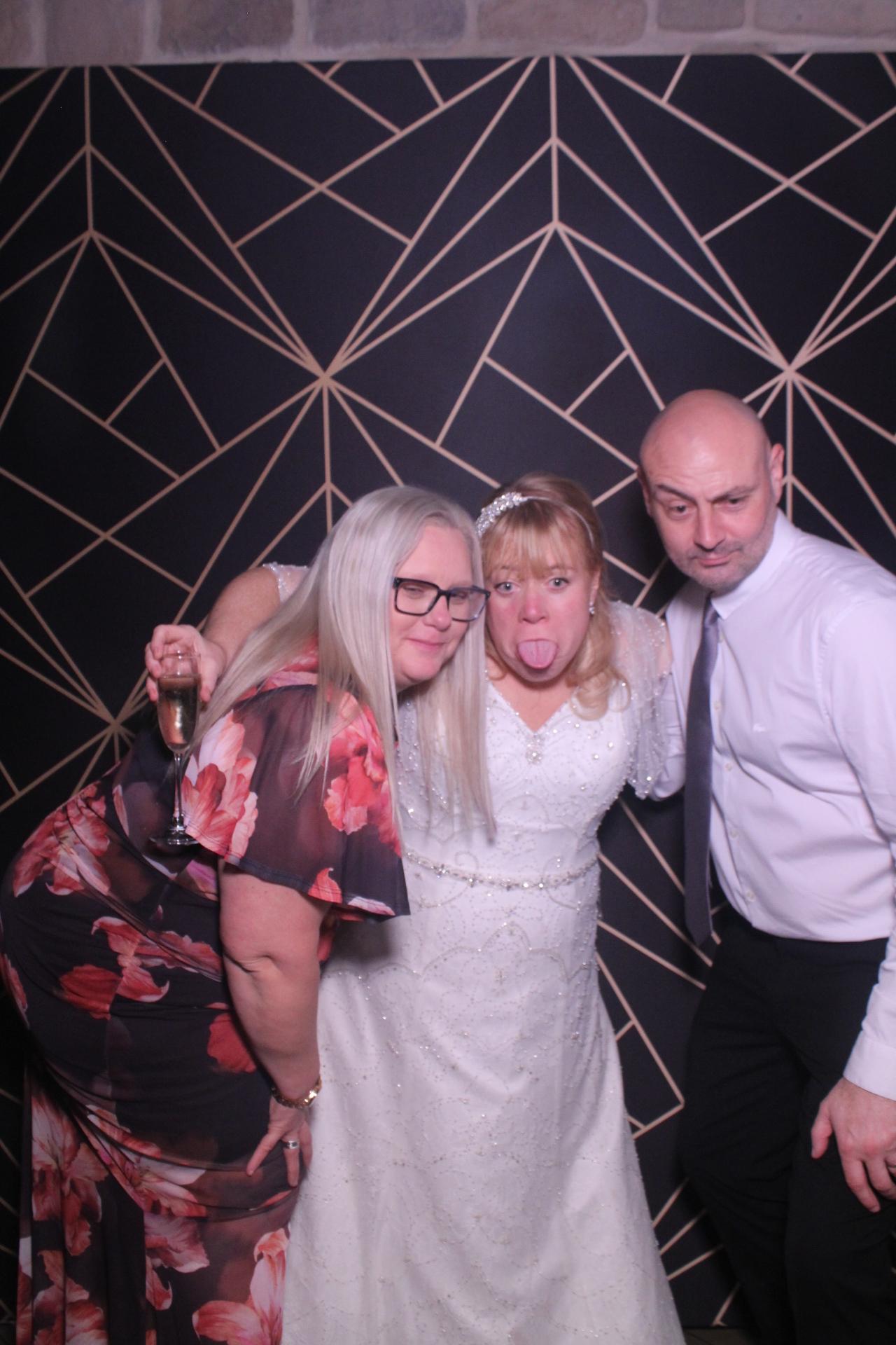 Jay & Laura  | View more photos from the event at gallery.magicimages.uk/u/MagicImages/Jay-Laura