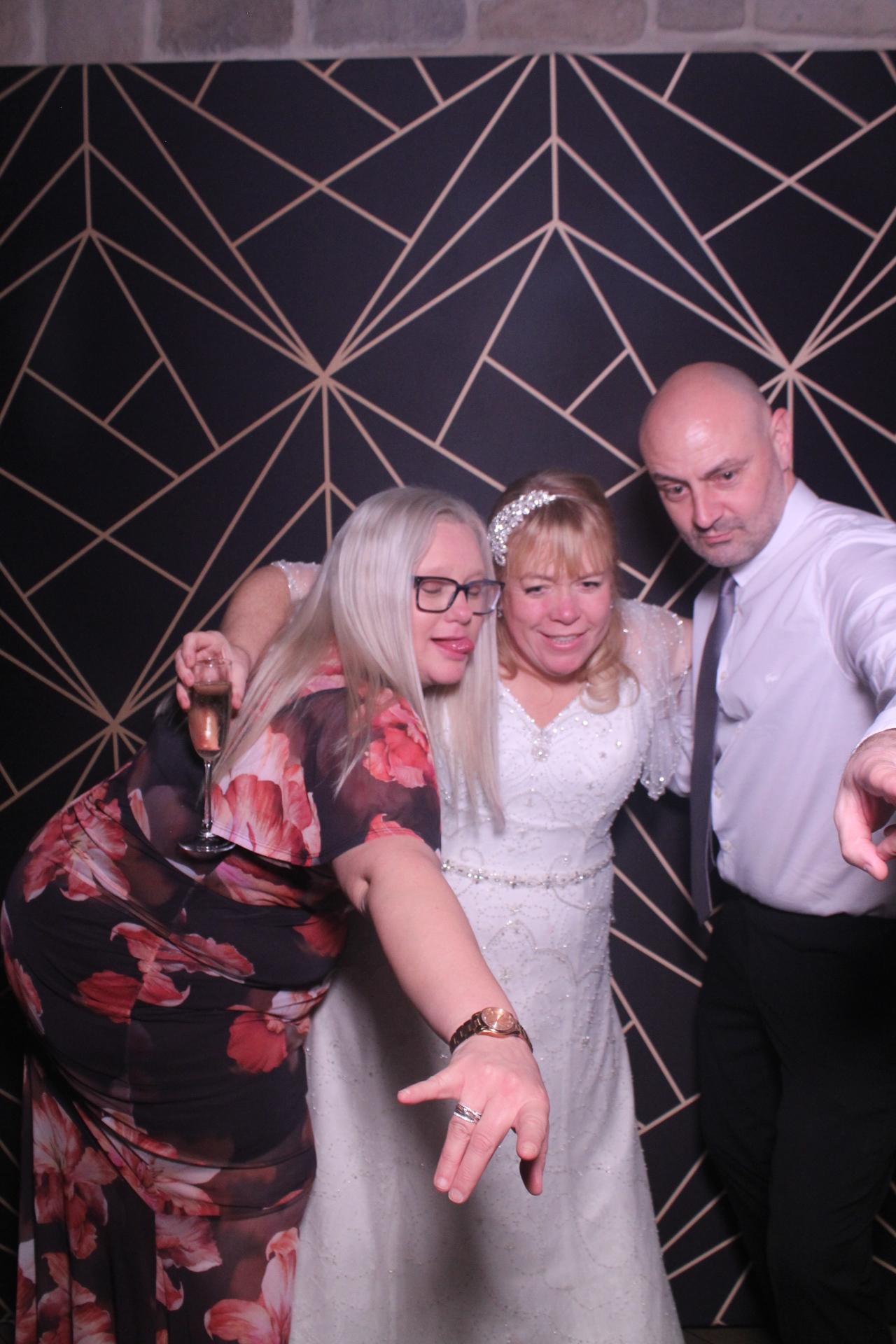 Jay & Laura  | View more photos from the event at gallery.magicimages.uk/u/MagicImages/Jay-Laura