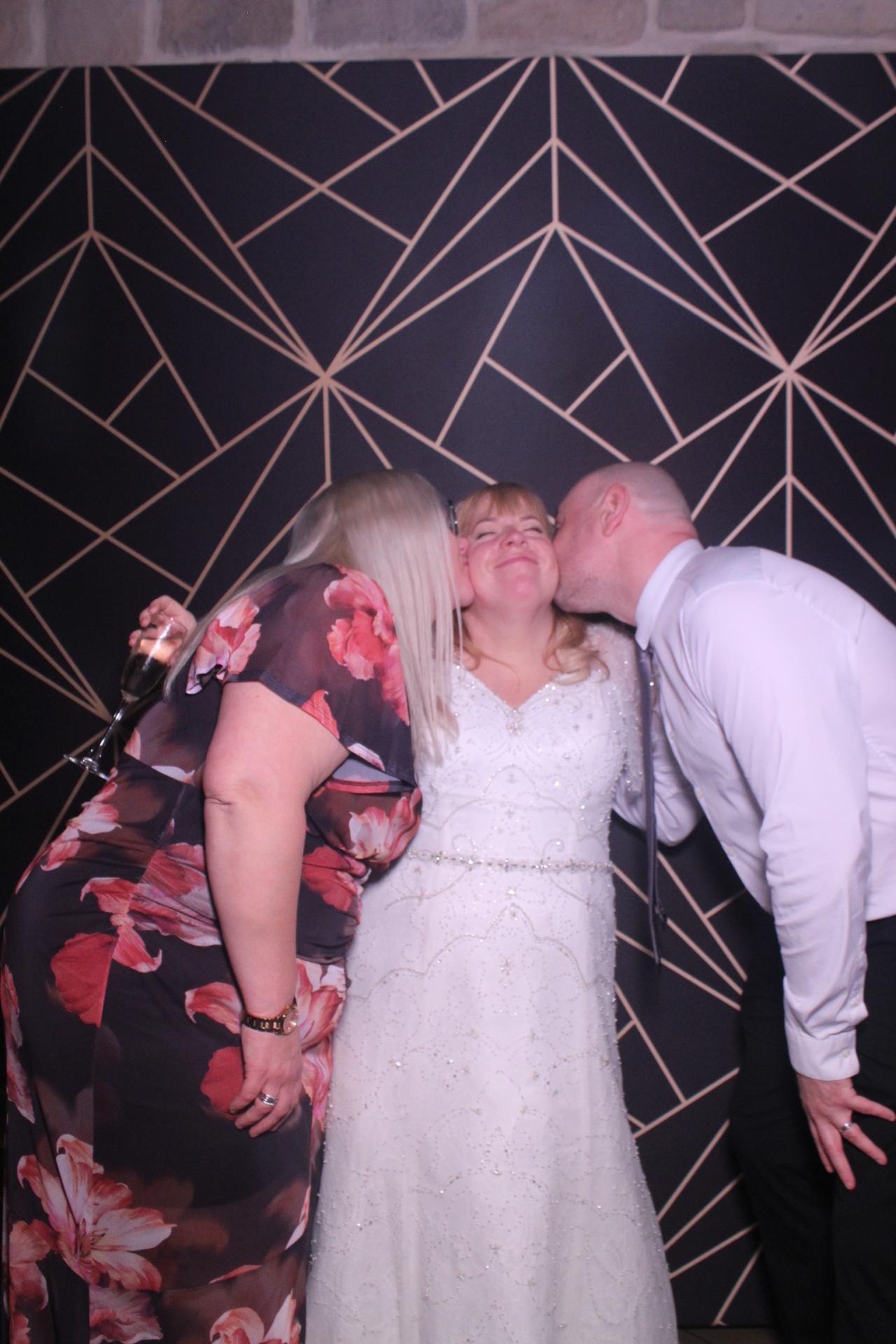 Jay & Laura  | View more photos from the event at gallery.magicimages.uk/u/MagicImages/Jay-Laura