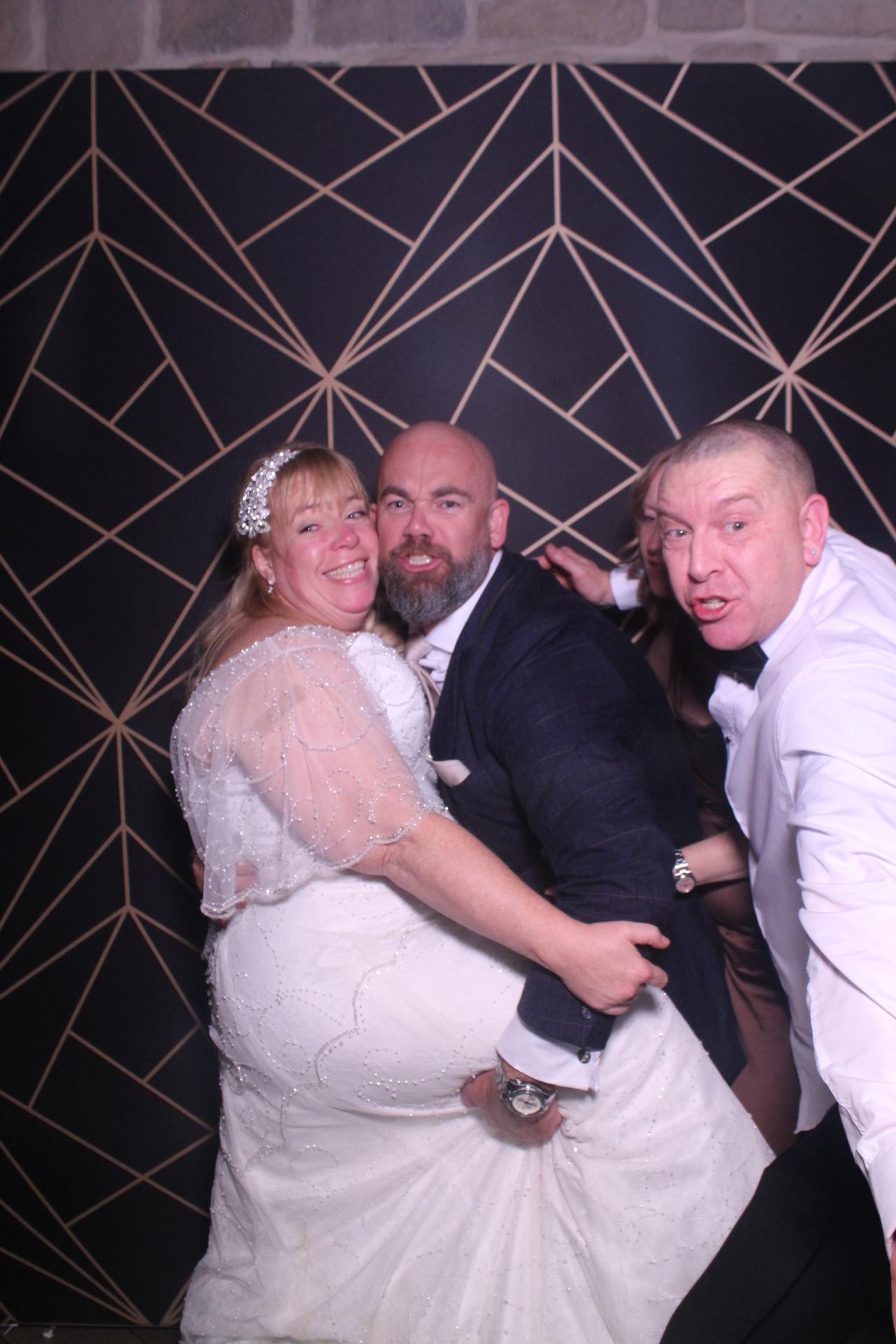 Jay & Laura  | View more photos from the event at gallery.magicimages.uk/u/MagicImages/Jay-Laura