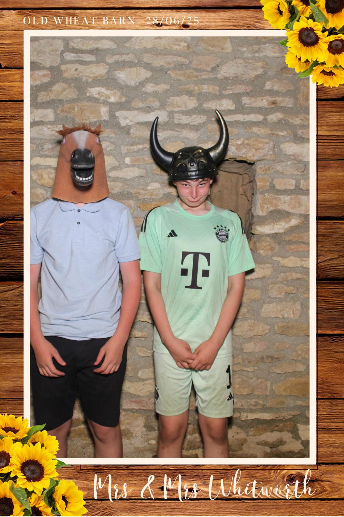 Katie & Emma  | View more photos from the event at gallery.magicimages.uk/u/MagicImages/Katie-Emma