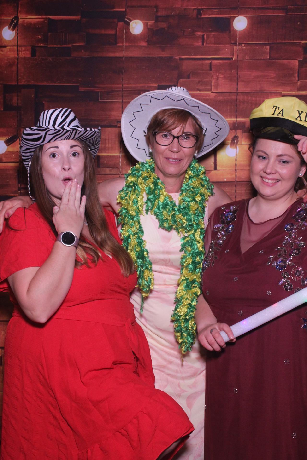 Katie and Leonni’s Wedding | View more photos from the event at gallery.magicimages.uk/u/MagicImages/Katie-and-Leonni’s-Wedding