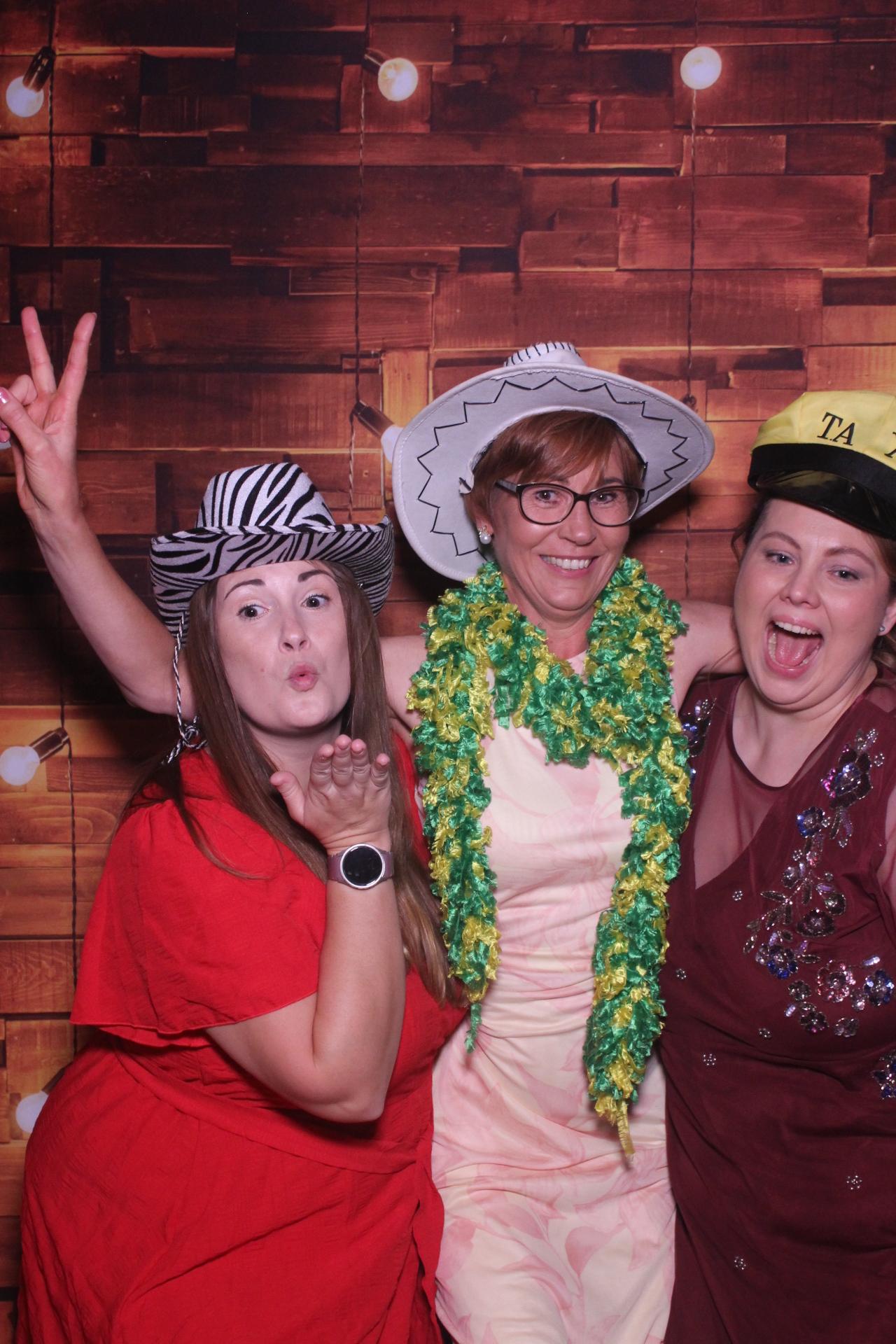 Katie and Leonni’s Wedding | View more photos from the event at gallery.magicimages.uk/u/MagicImages/Katie-and-Leonni’s-Wedding