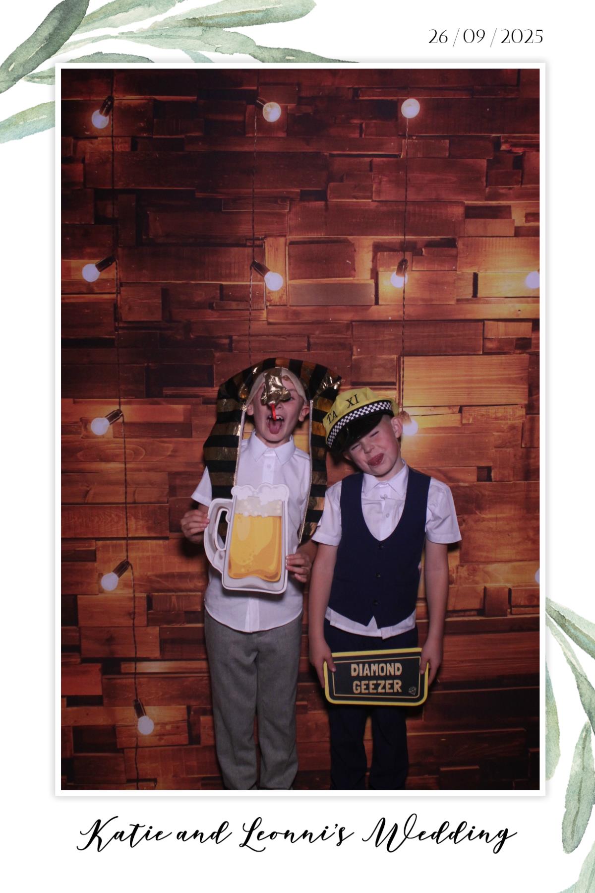 Katie and Leonni’s Wedding | View more photos from the event at gallery.magicimages.uk/u/MagicImages/Katie-and-Leonni’s-Wedding