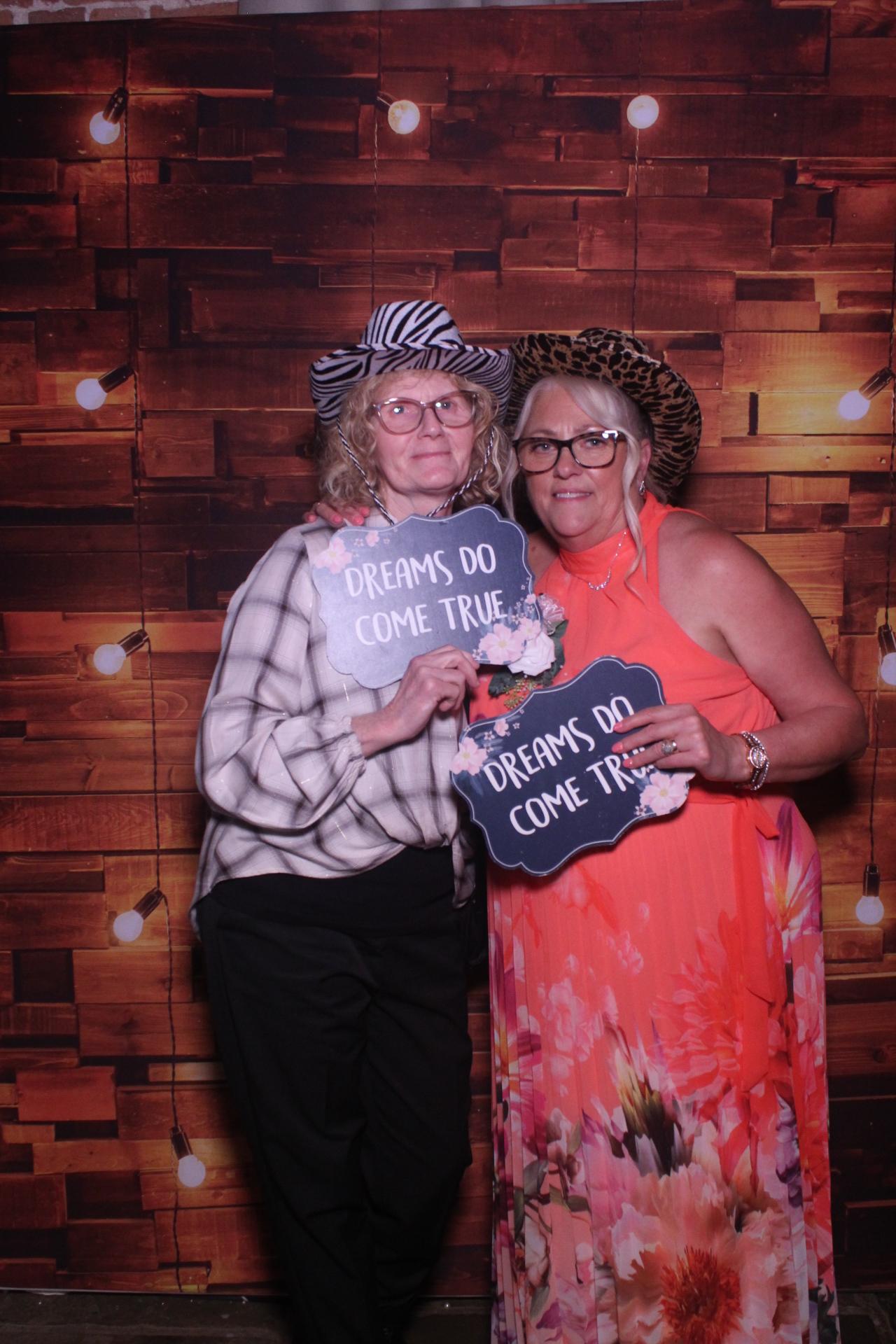 Katie and Leonni’s Wedding | View more photos from the event at gallery.magicimages.uk/u/MagicImages/Katie-and-Leonni’s-Wedding