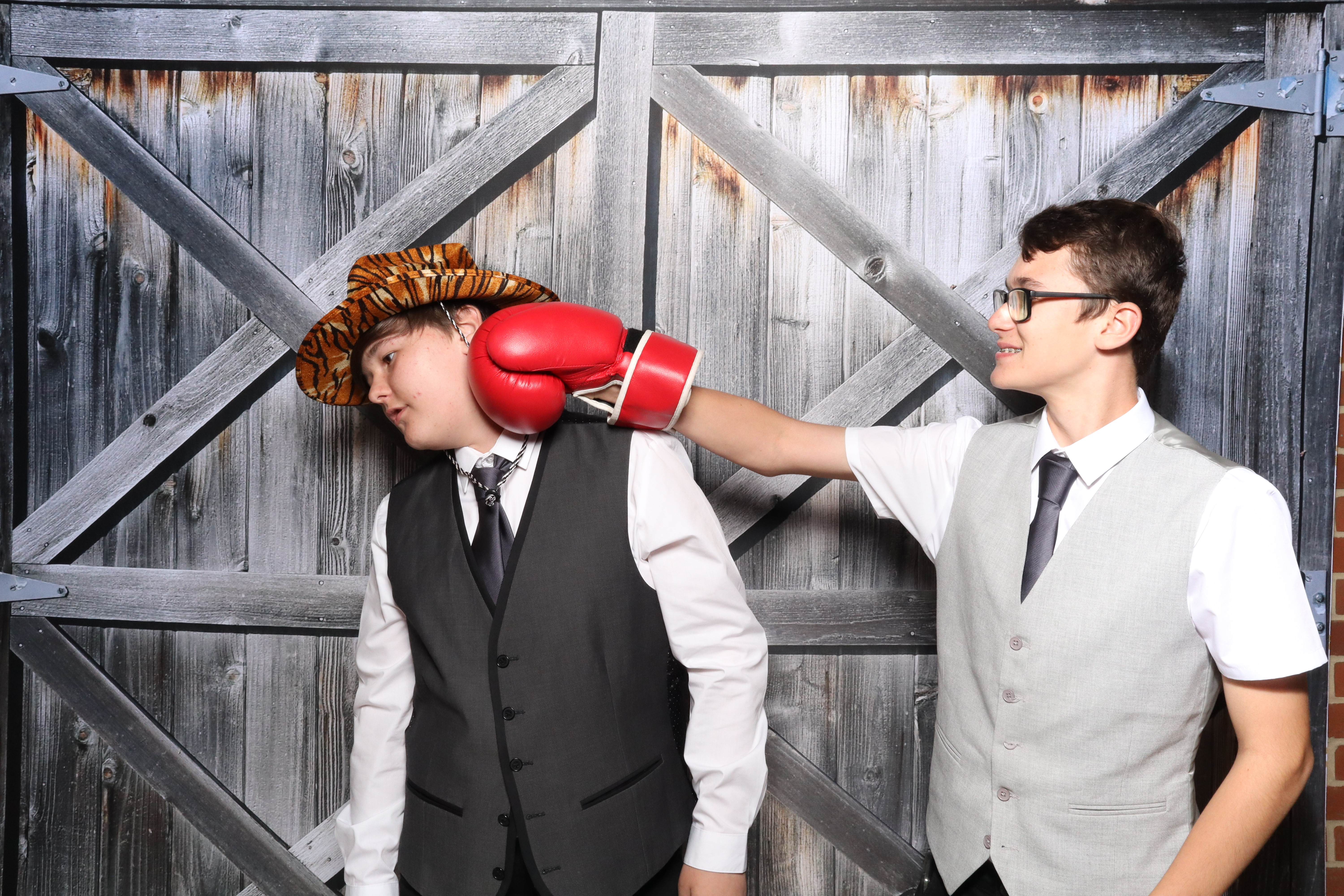 Kerry & Rob  | View more photos from the event at gallery.magicimages.uk/u/MagicImages/Kerry-Rob