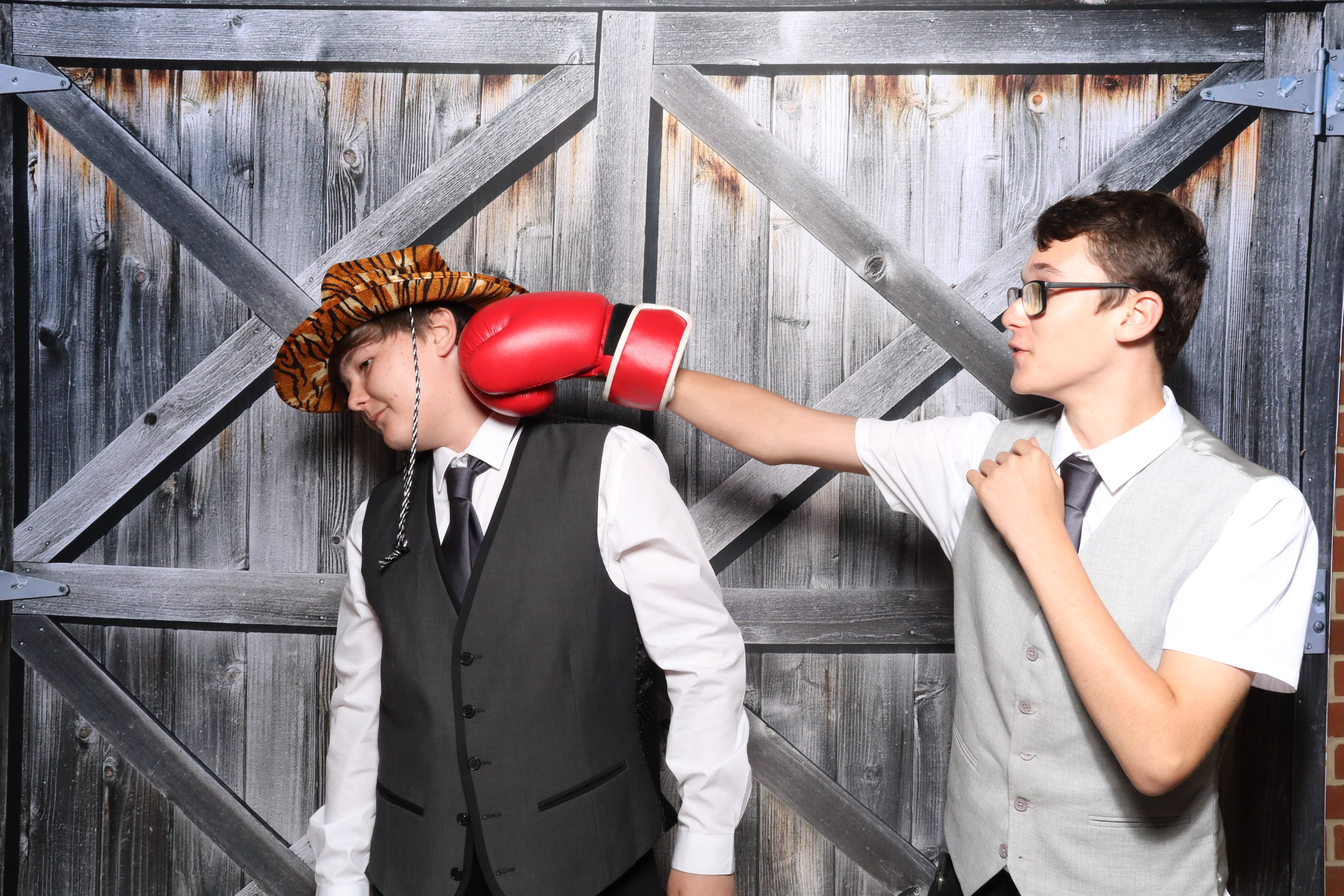 Kerry & Rob  | View more photos from the event at gallery.magicimages.uk/u/MagicImages/Kerry-Rob