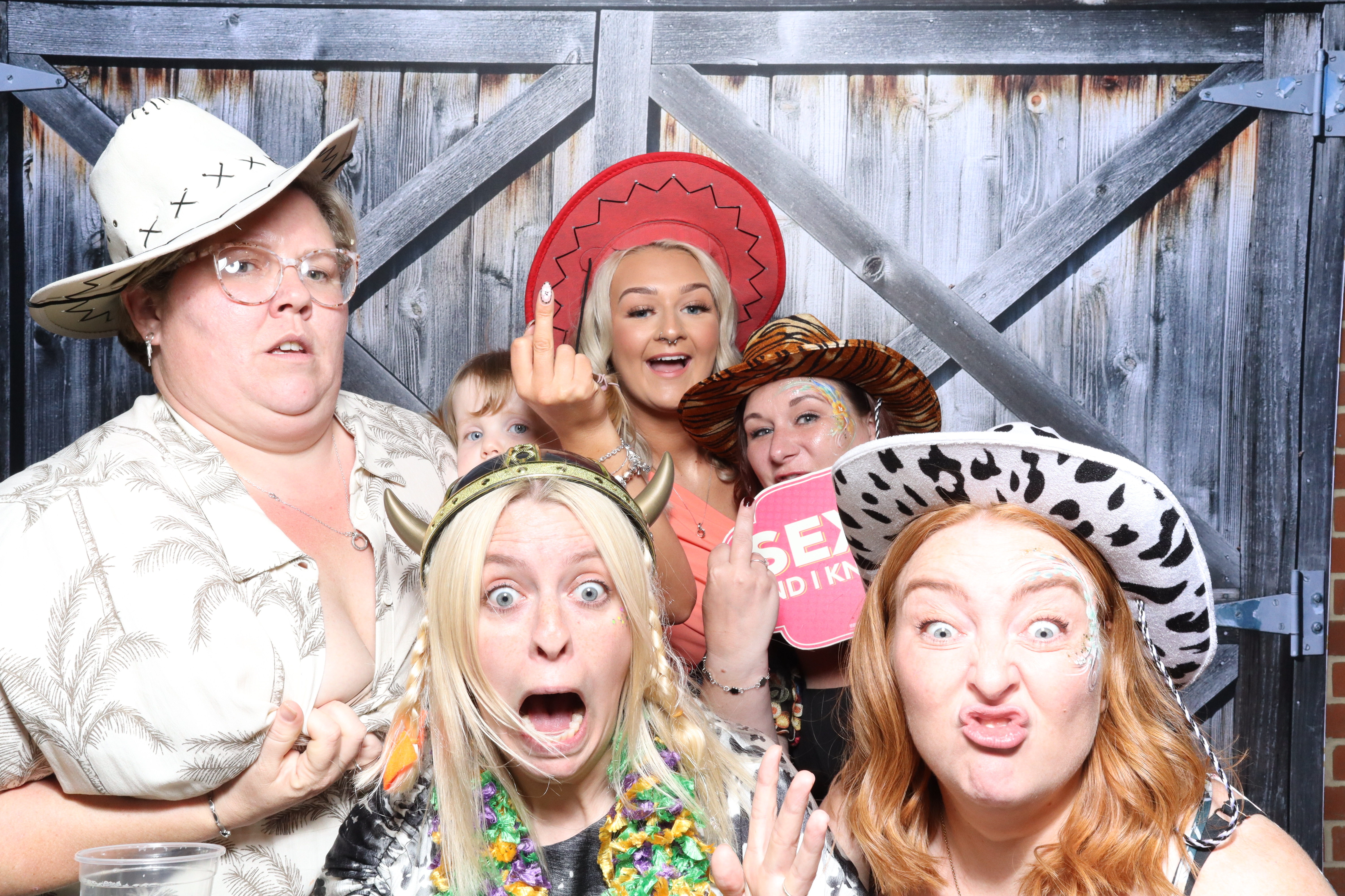 Kerry & Rob  | View more photos from the event at gallery.magicimages.uk/u/MagicImages/Kerry-Rob