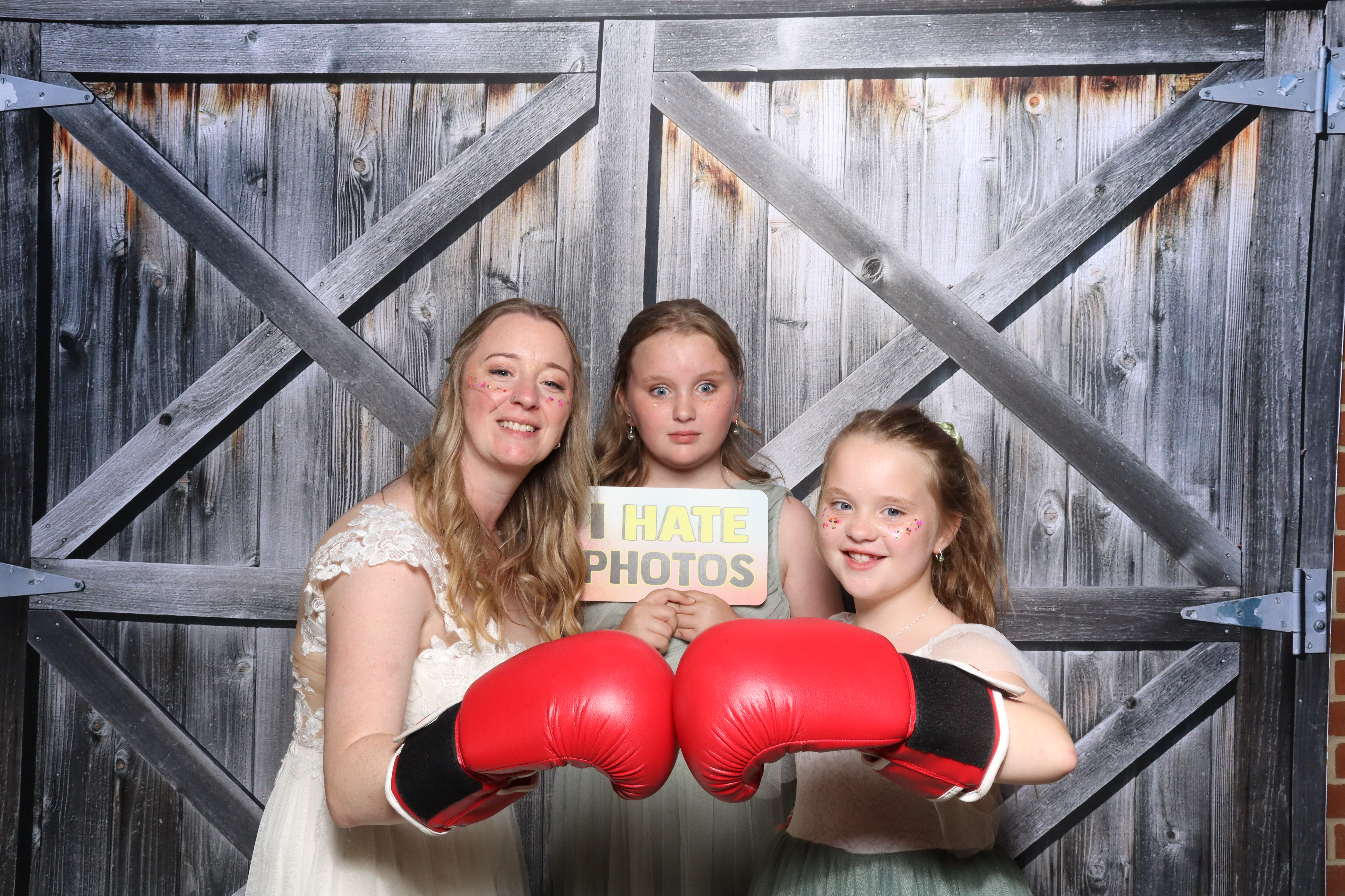 Kerry & Rob  | View more photos from the event at gallery.magicimages.uk/u/MagicImages/Kerry-Rob