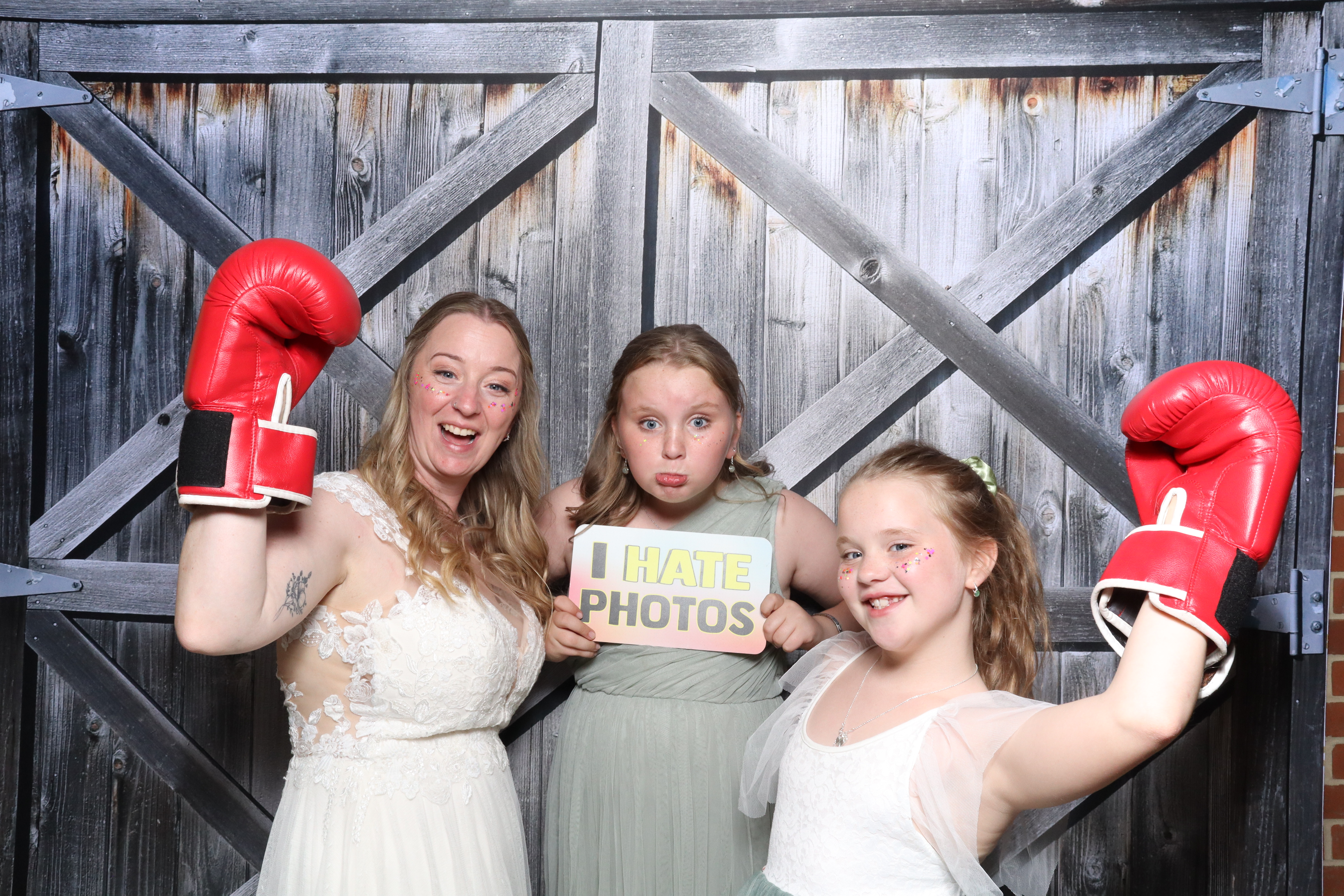 Kerry & Rob  | View more photos from the event at gallery.magicimages.uk/u/MagicImages/Kerry-Rob