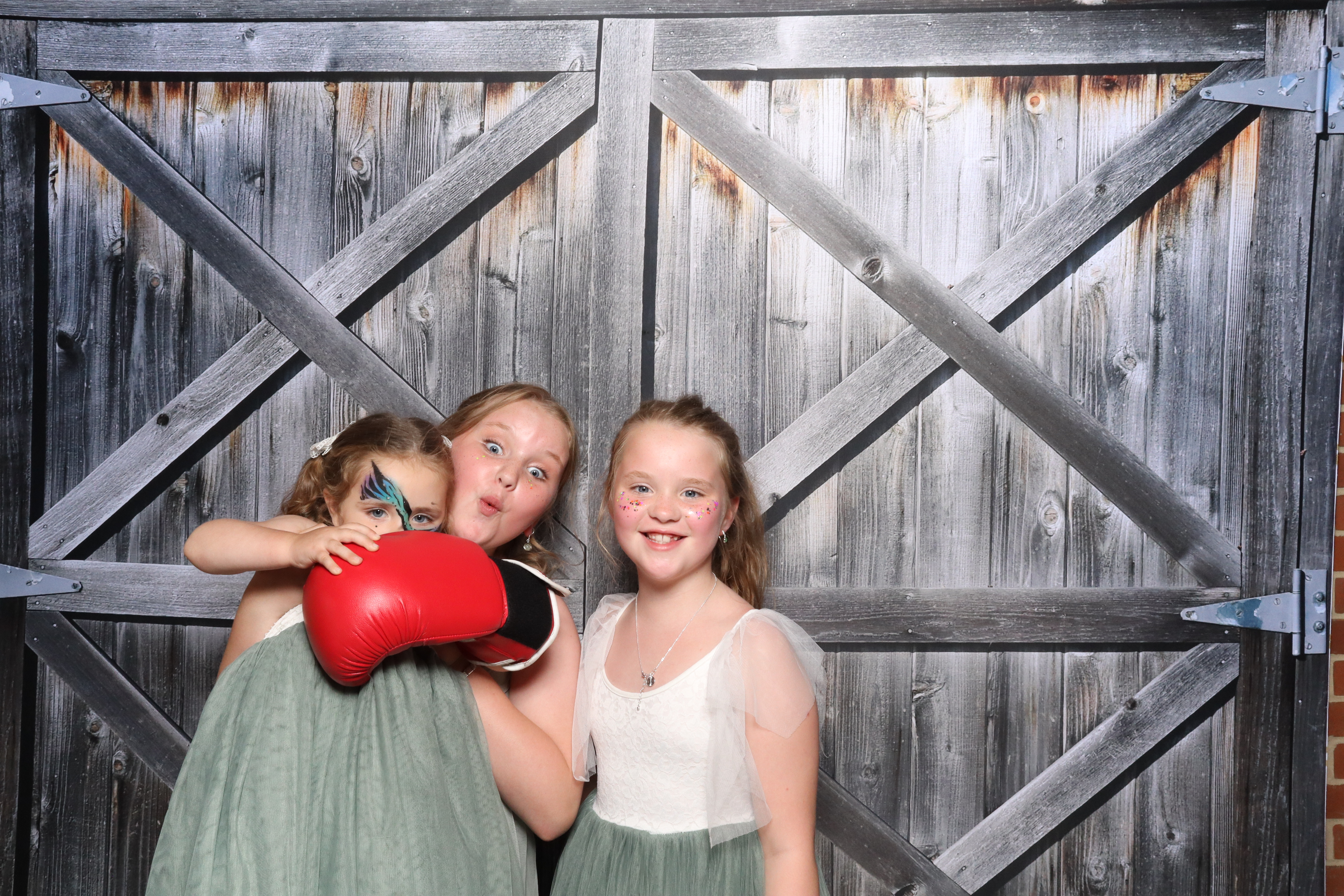 Kerry & Rob  | View more photos from the event at gallery.magicimages.uk/u/MagicImages/Kerry-Rob