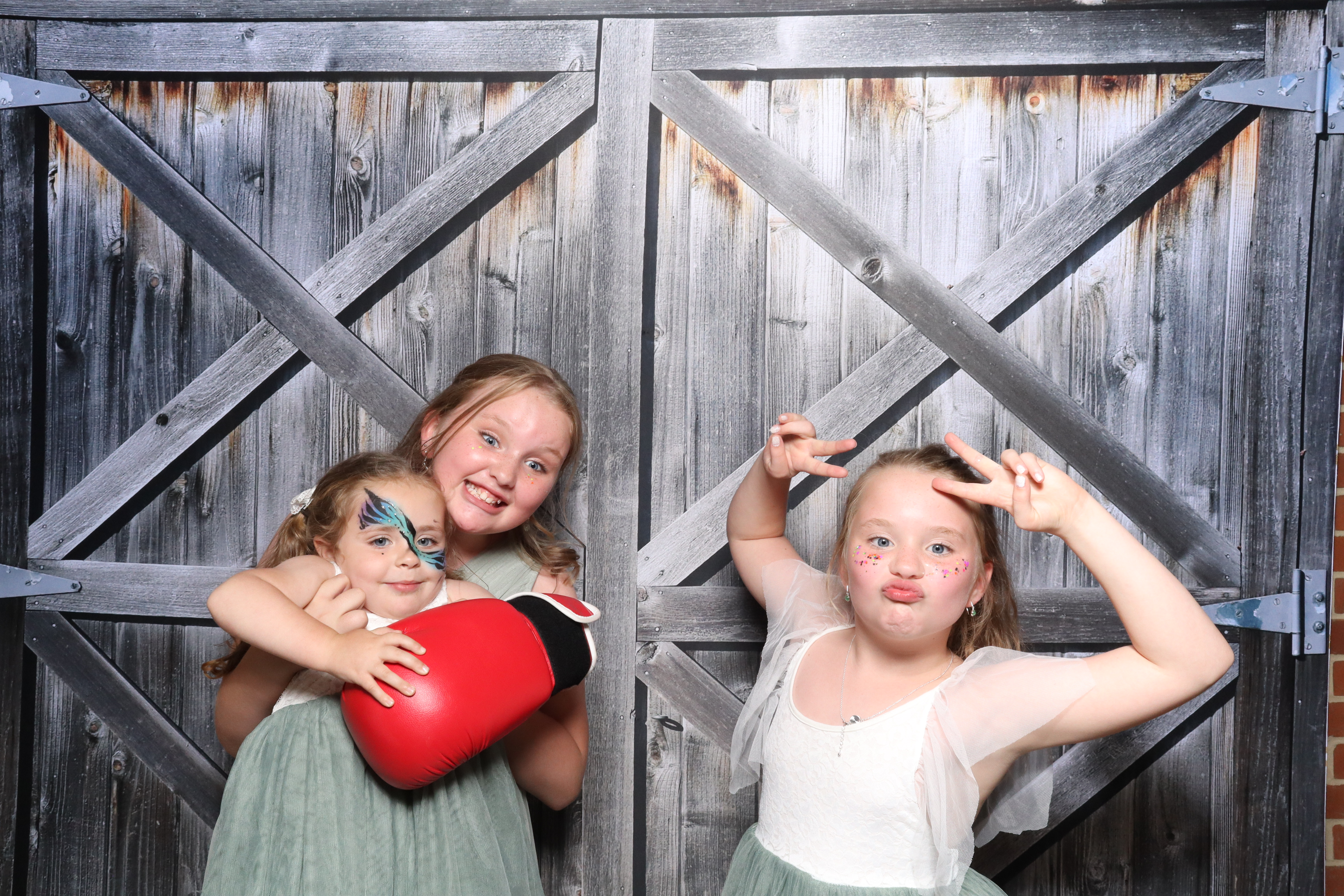 Kerry & Rob  | View more photos from the event at gallery.magicimages.uk/u/MagicImages/Kerry-Rob