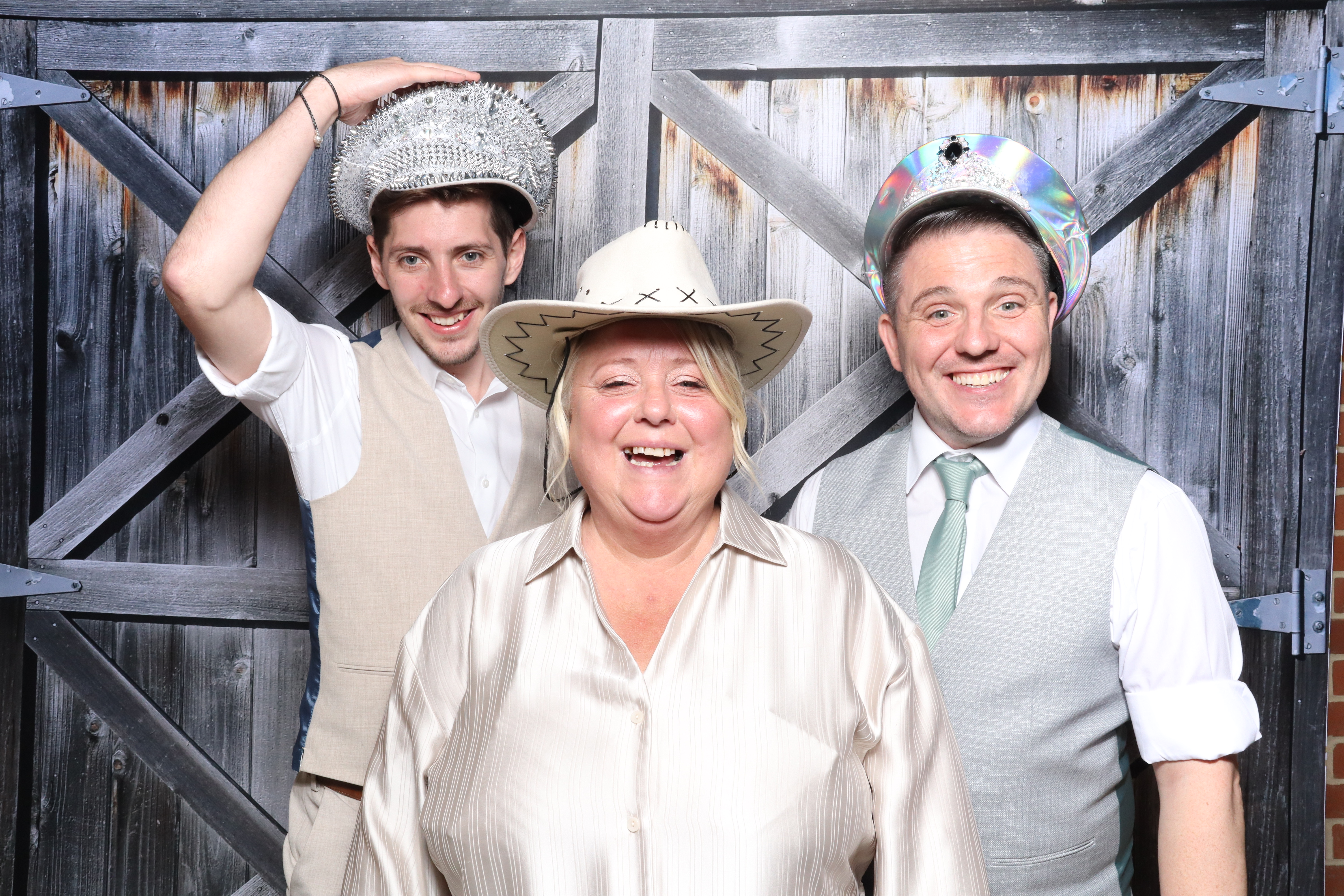 Kerry & Rob  | View more photos from the event at gallery.magicimages.uk/u/MagicImages/Kerry-Rob