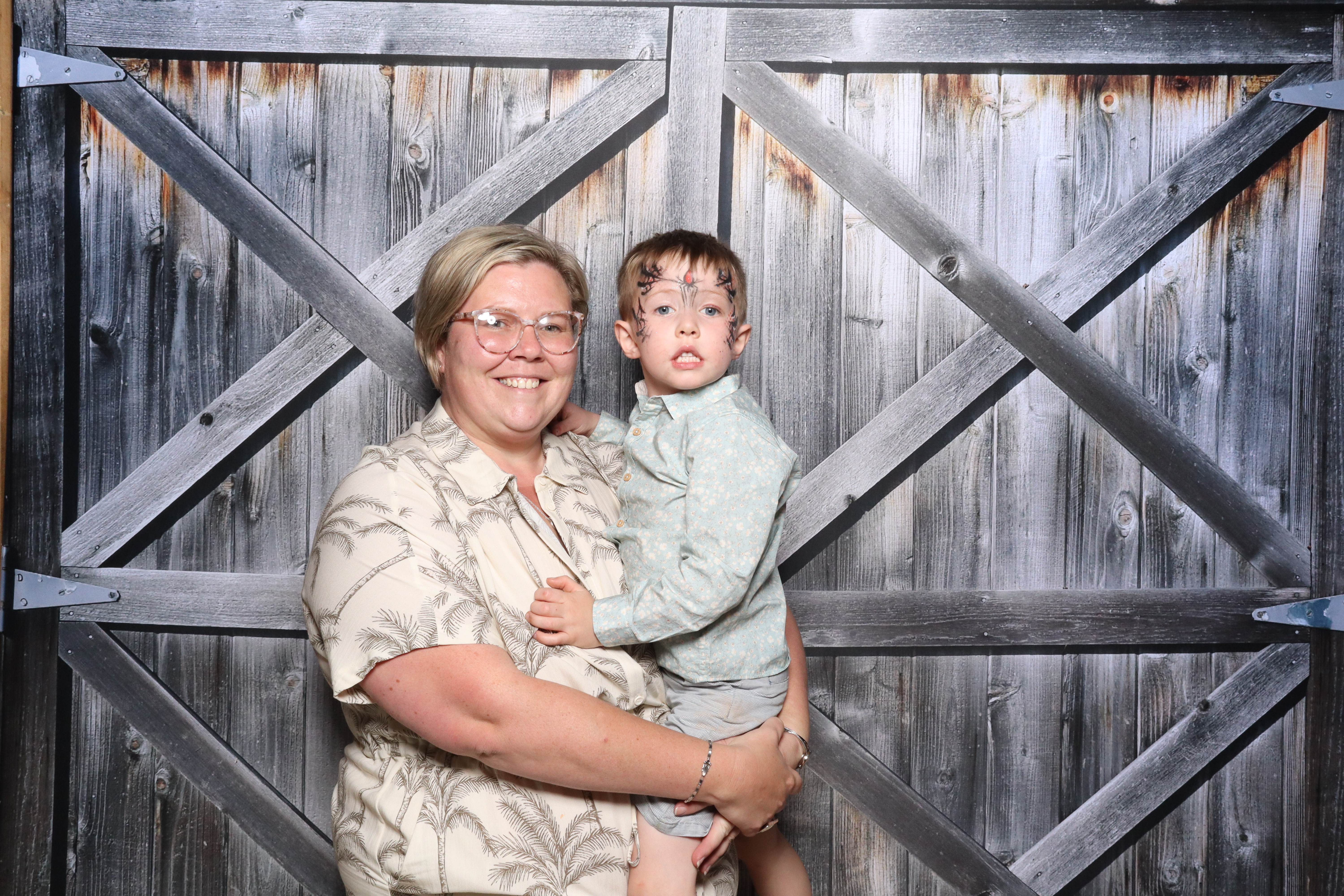 Kerry & Rob  | View more photos from the event at gallery.magicimages.uk/u/MagicImages/Kerry-Rob