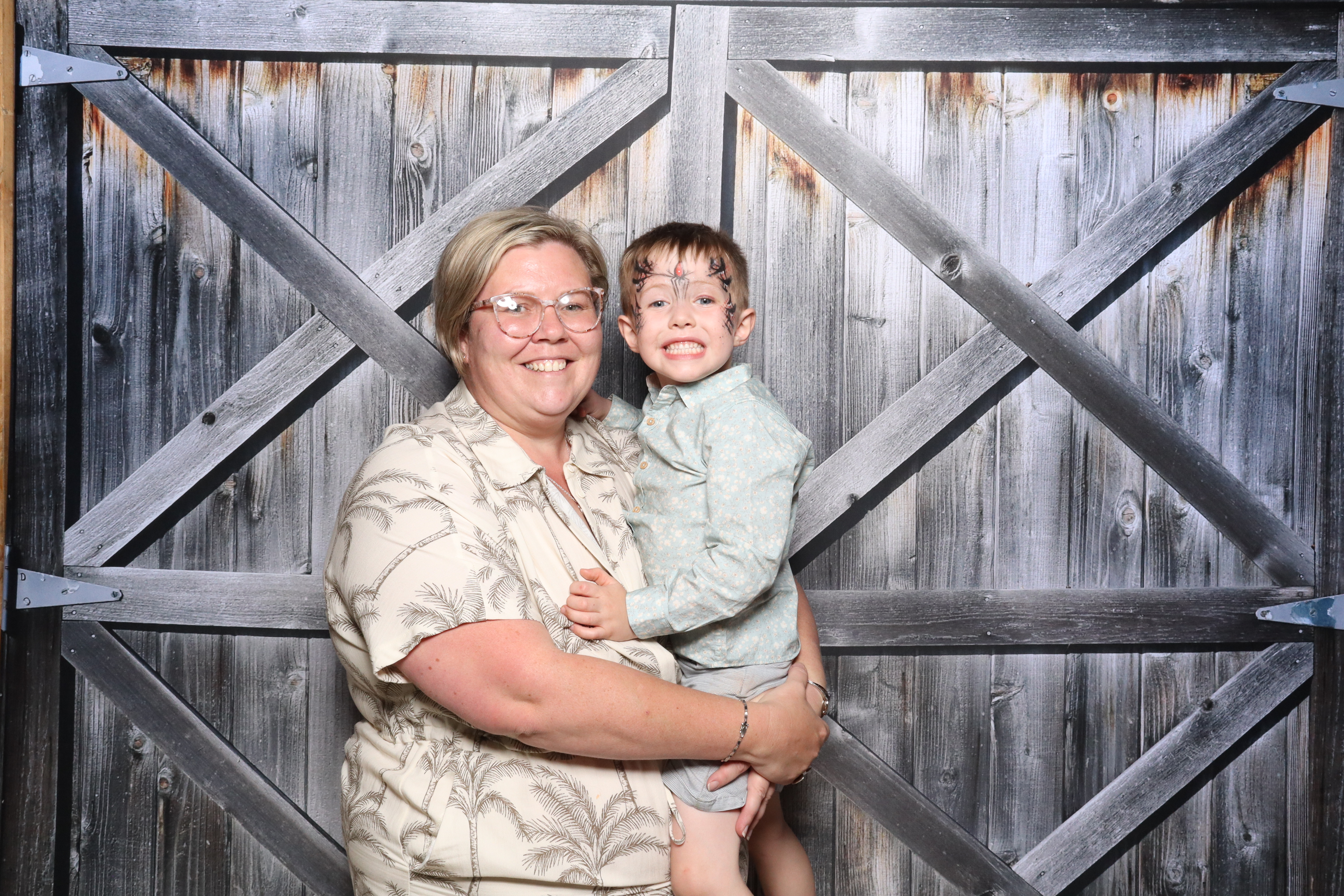 Kerry & Rob  | View more photos from the event at gallery.magicimages.uk/u/MagicImages/Kerry-Rob