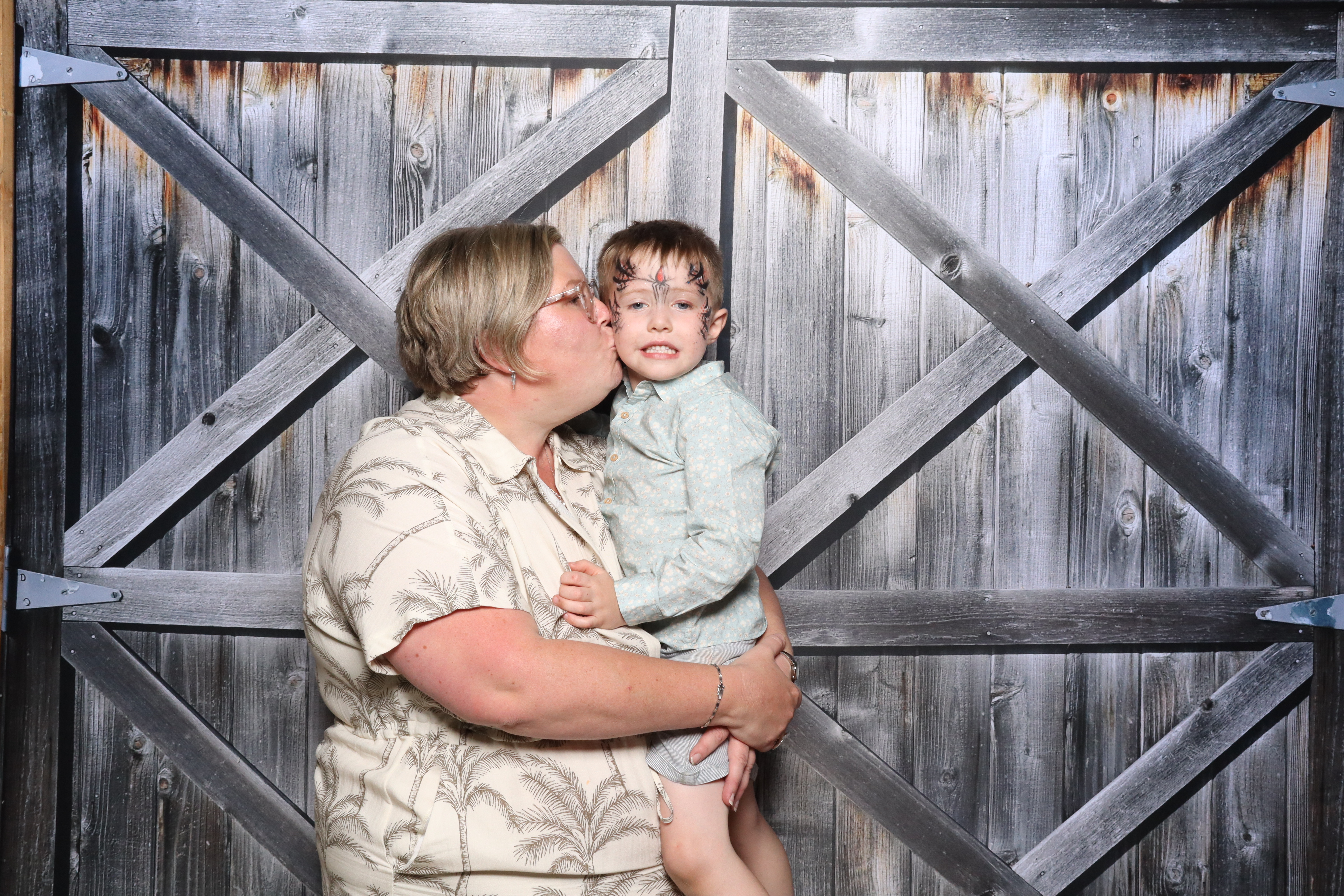 Kerry & Rob  | View more photos from the event at gallery.magicimages.uk/u/MagicImages/Kerry-Rob