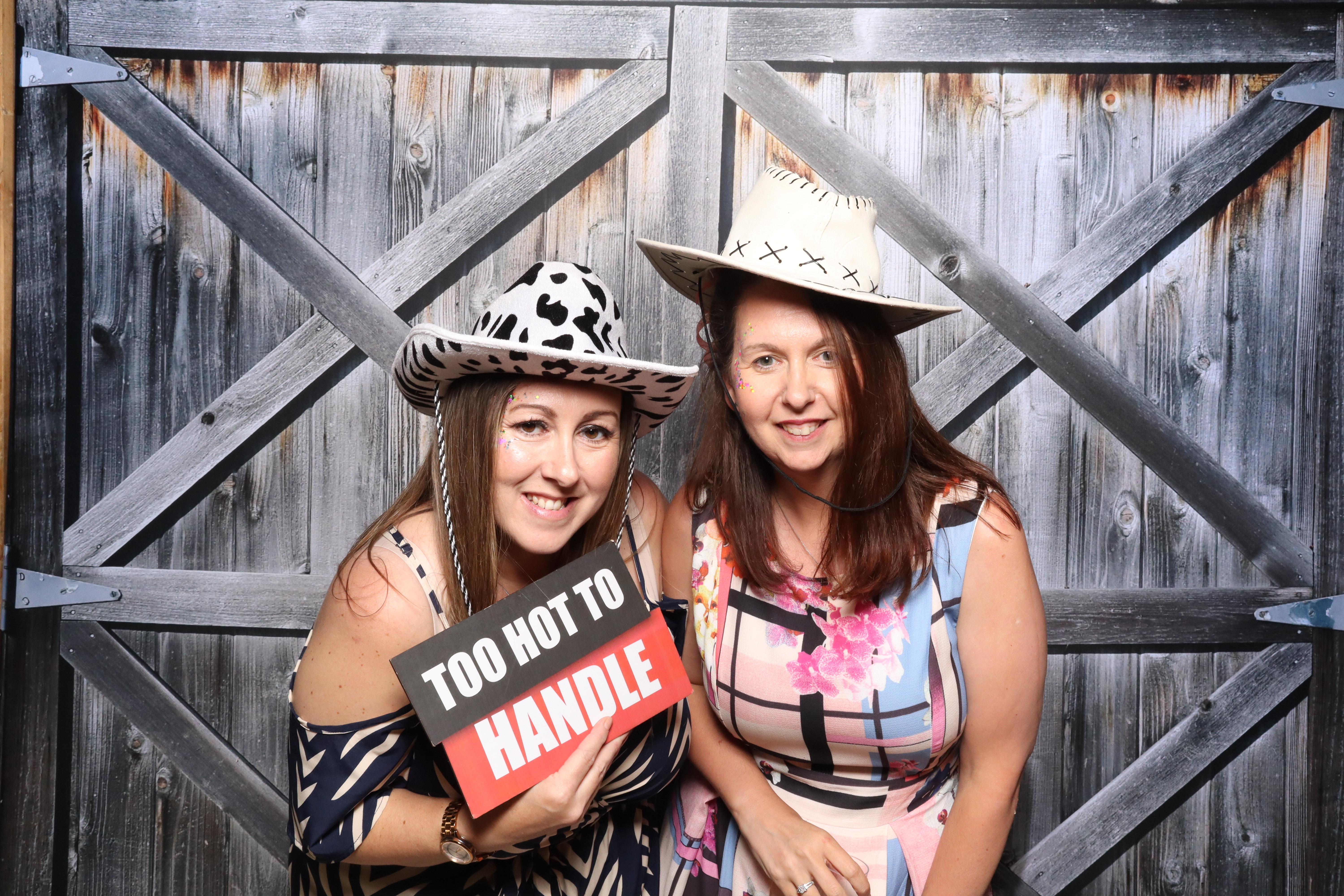 Kerry & Rob  | View more photos from the event at gallery.magicimages.uk/u/MagicImages/Kerry-Rob