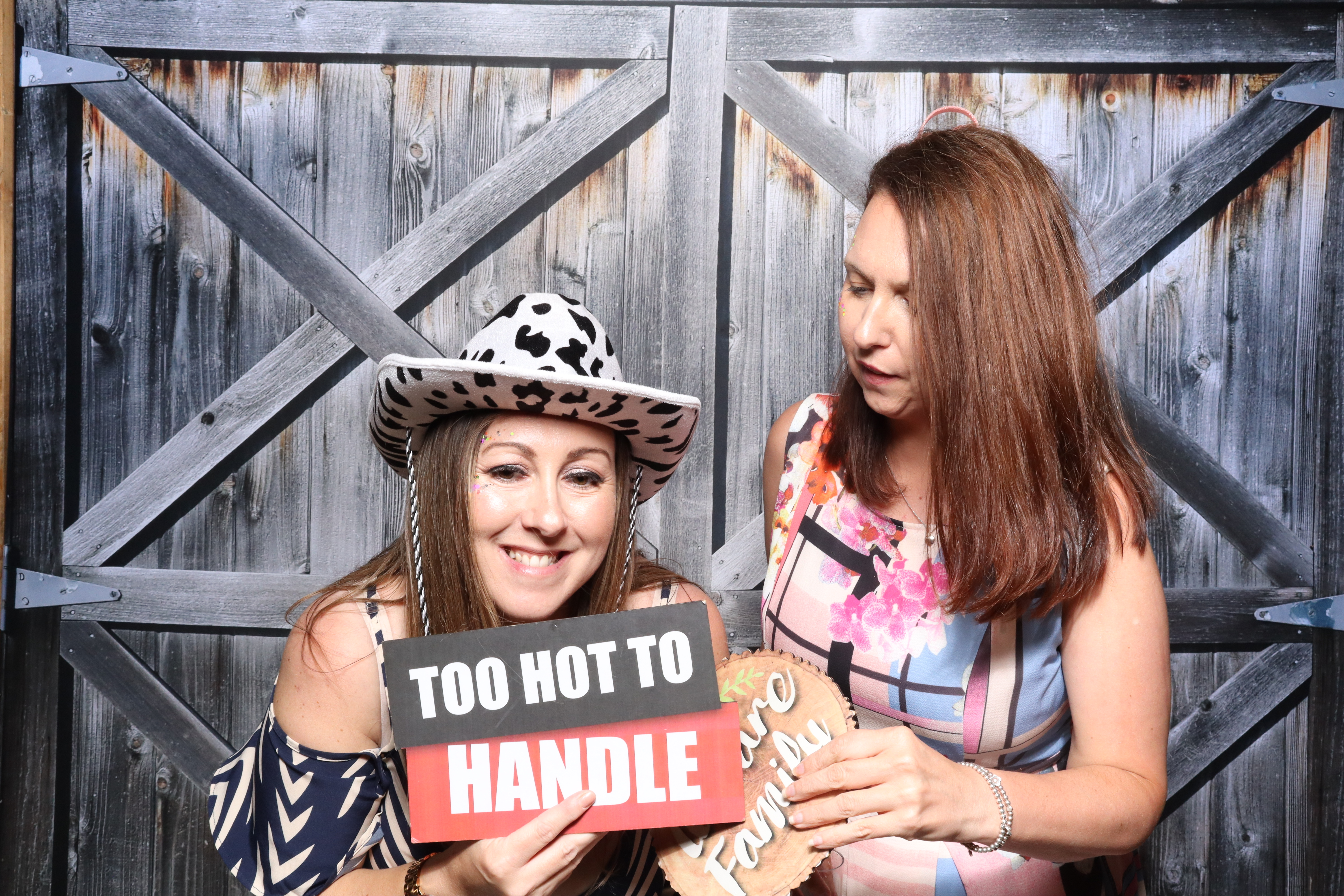 Kerry & Rob  | View more photos from the event at gallery.magicimages.uk/u/MagicImages/Kerry-Rob