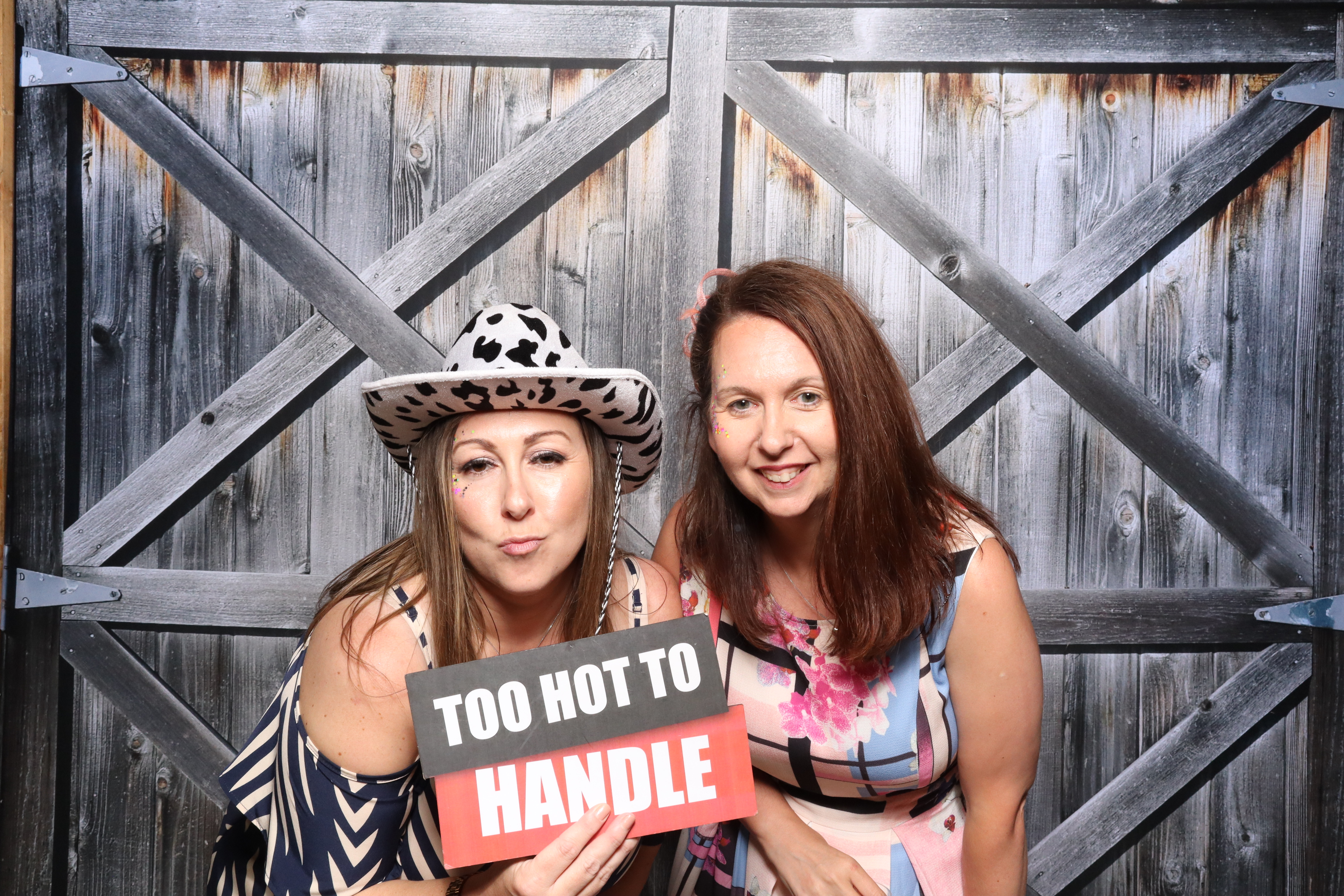 Kerry & Rob  | View more photos from the event at gallery.magicimages.uk/u/MagicImages/Kerry-Rob