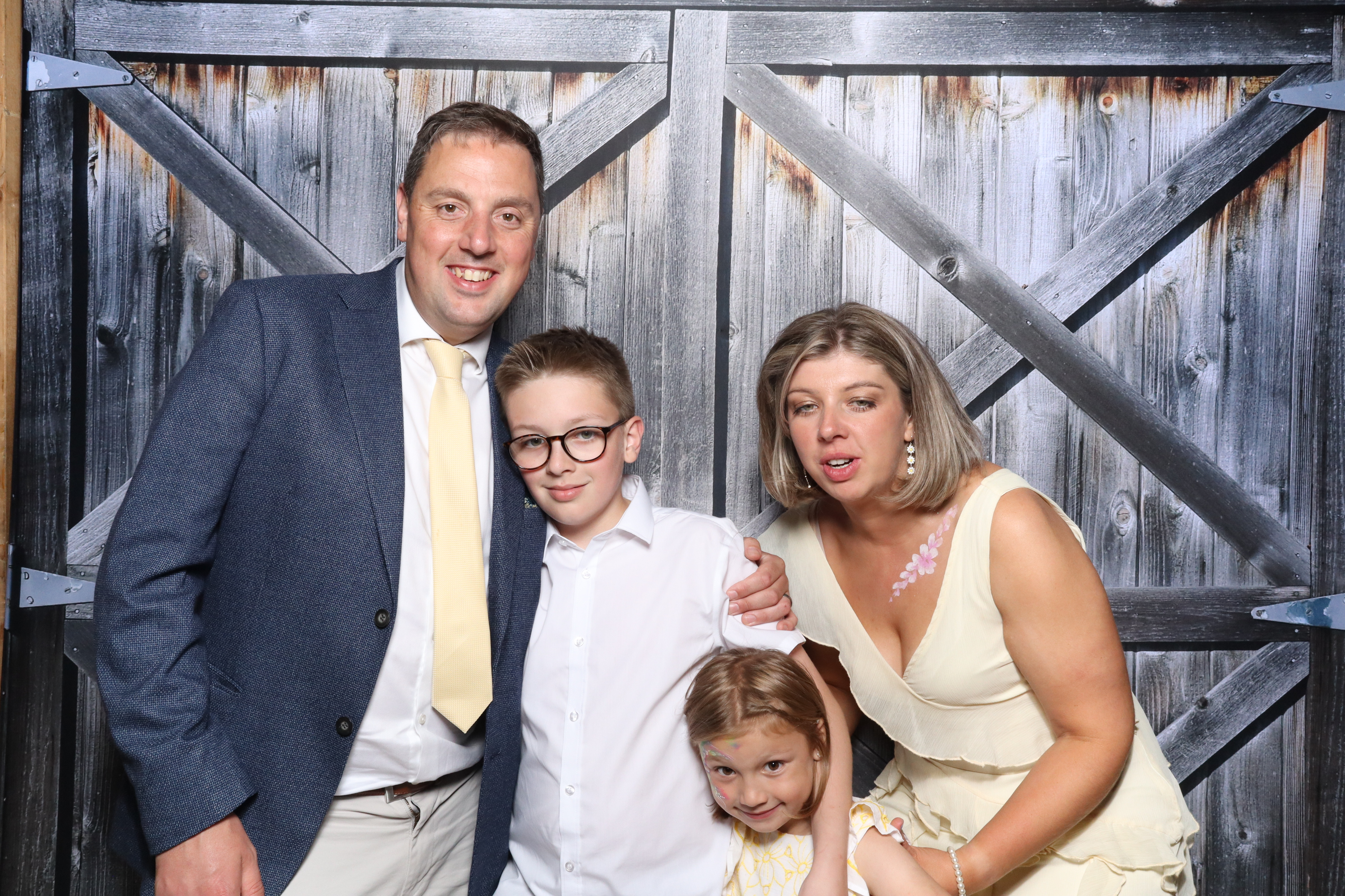 Kerry & Rob  | View more photos from the event at gallery.magicimages.uk/u/MagicImages/Kerry-Rob