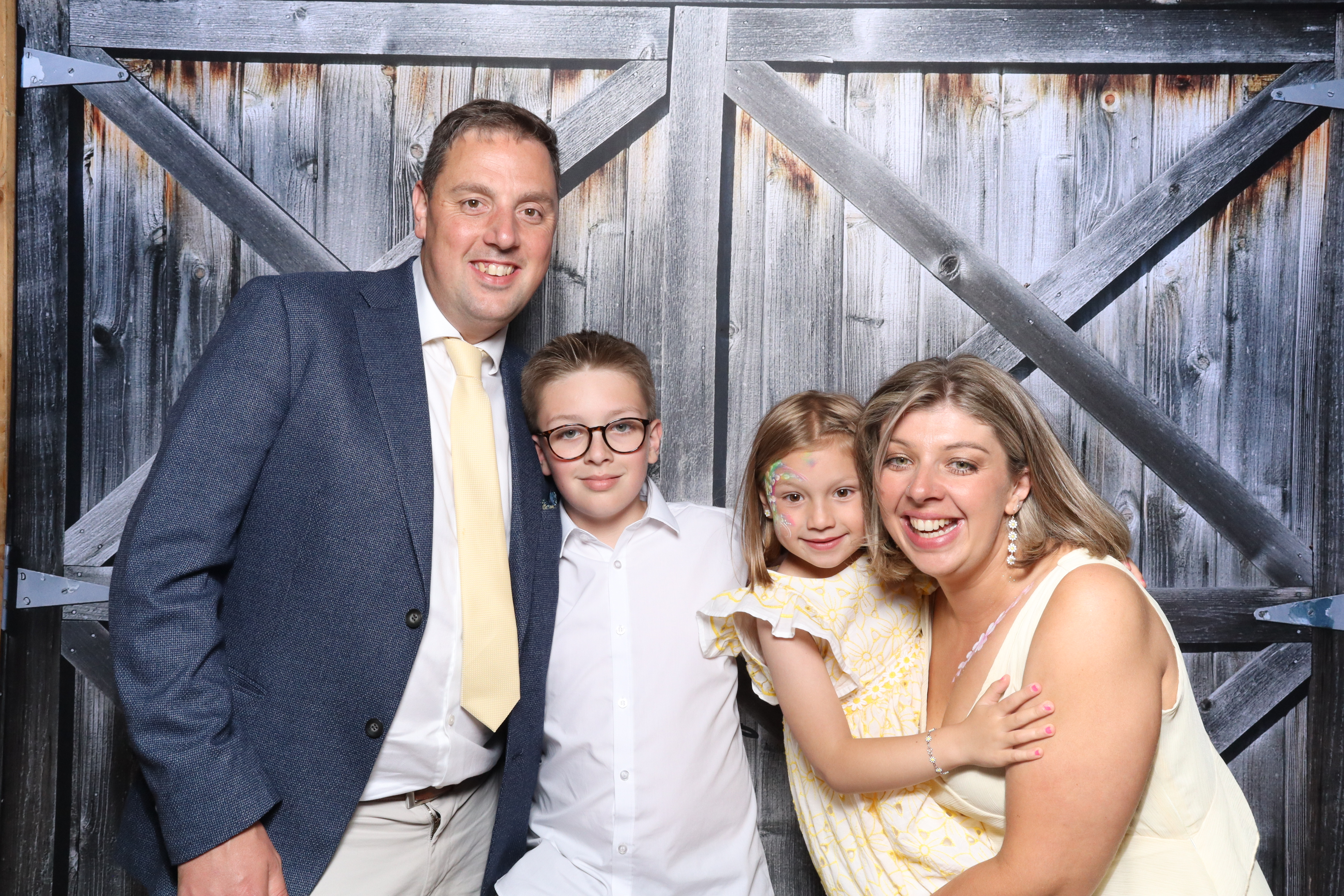 Kerry & Rob  | View more photos from the event at gallery.magicimages.uk/u/MagicImages/Kerry-Rob