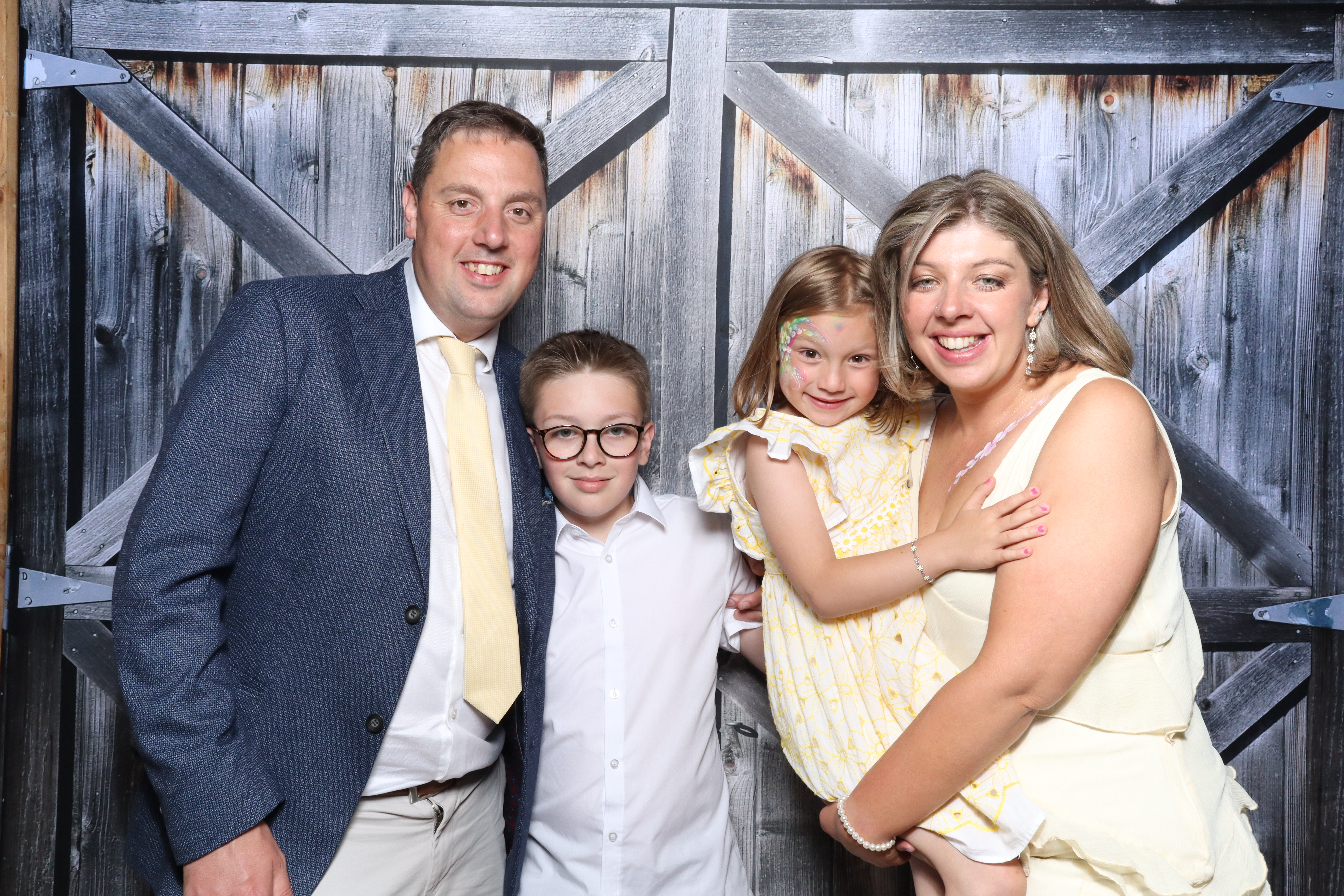 Kerry & Rob  | View more photos from the event at gallery.magicimages.uk/u/MagicImages/Kerry-Rob