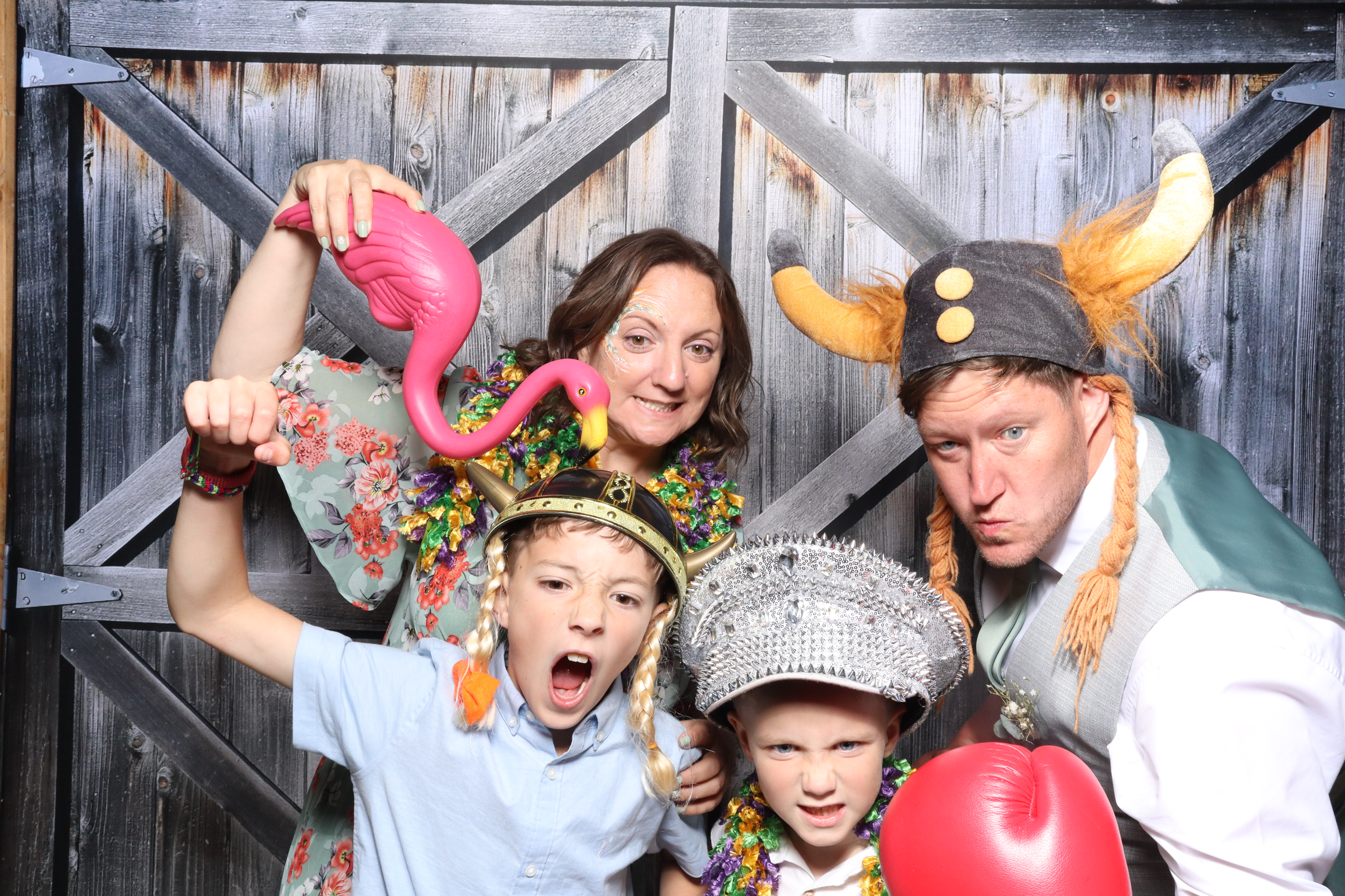 Kerry & Rob  | View more photos from the event at gallery.magicimages.uk/u/MagicImages/Kerry-Rob