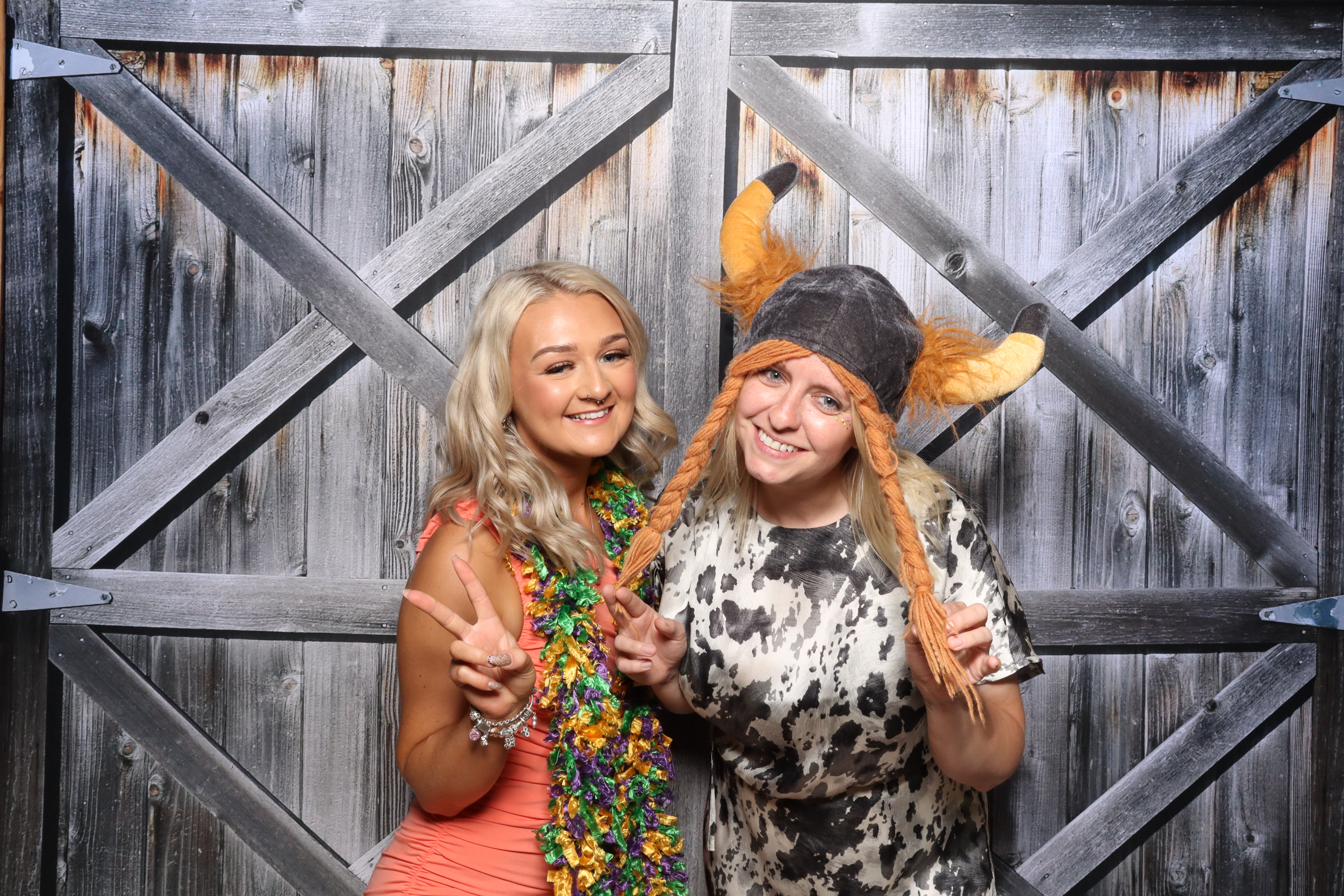 Kerry & Rob  | View more photos from the event at gallery.magicimages.uk/u/MagicImages/Kerry-Rob