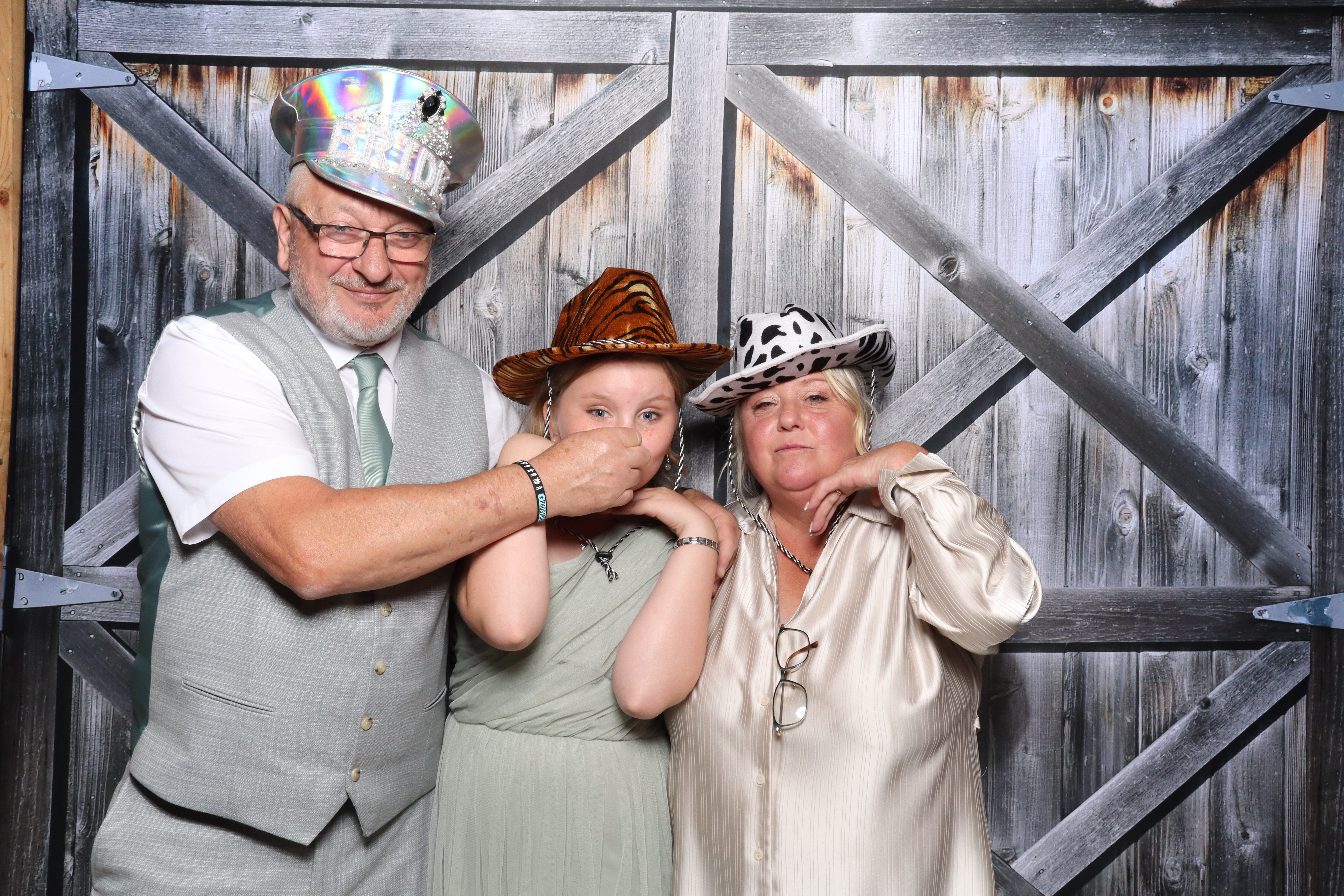 Kerry & Rob  | View more photos from the event at gallery.magicimages.uk/u/MagicImages/Kerry-Rob