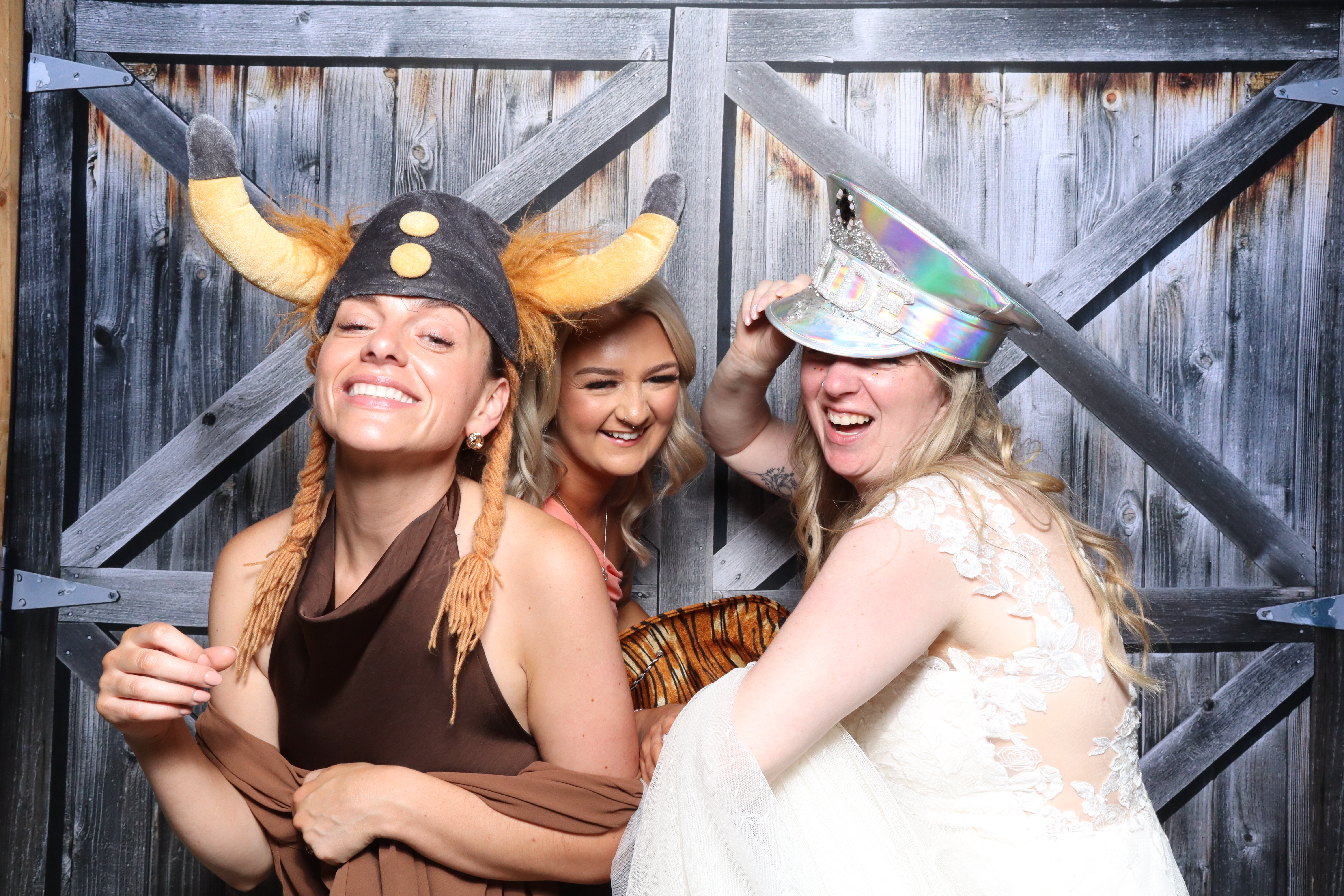 Kerry & Rob  | View more photos from the event at gallery.magicimages.uk/u/MagicImages/Kerry-Rob