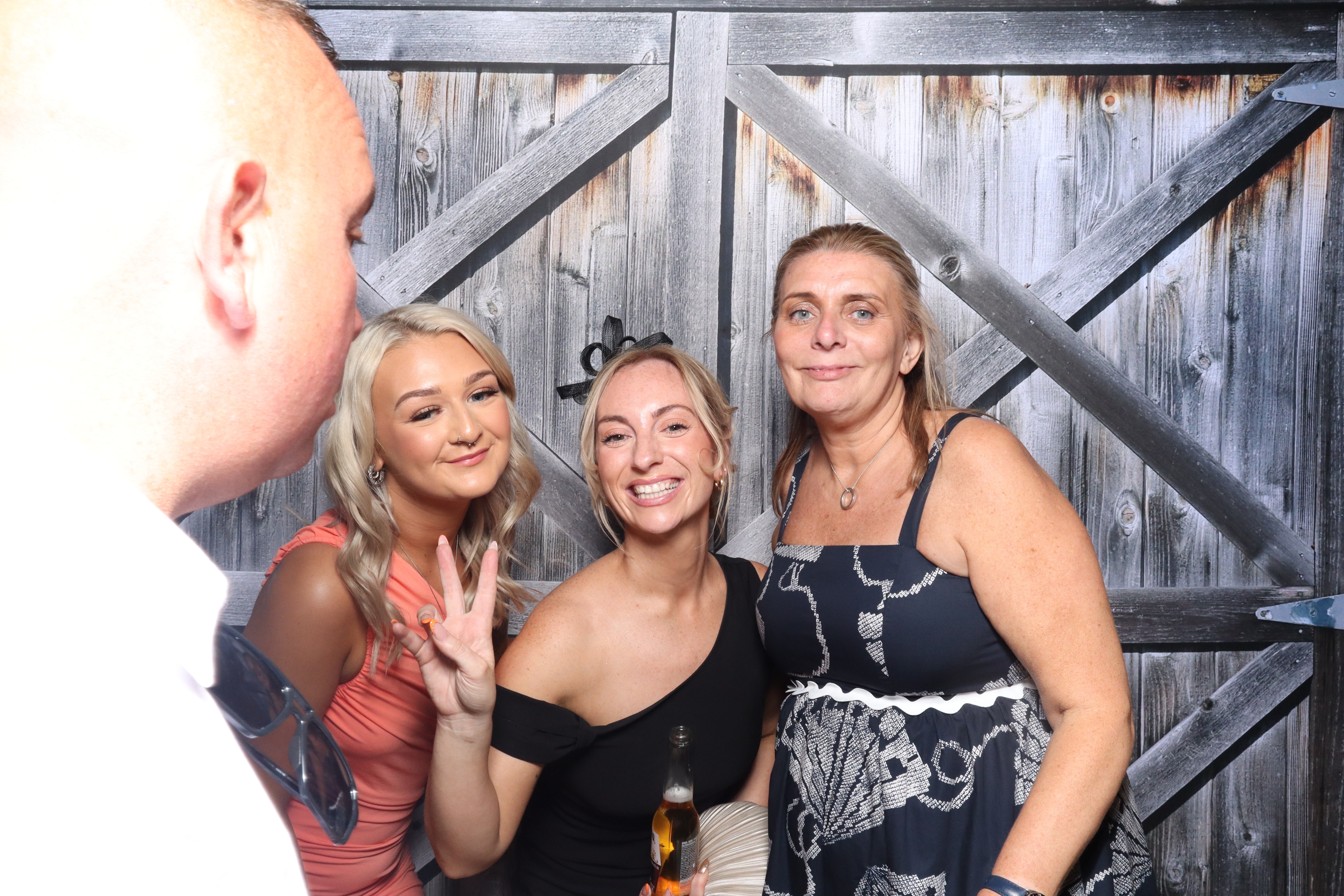 Kerry & Rob  | View more photos from the event at gallery.magicimages.uk/u/MagicImages/Kerry-Rob