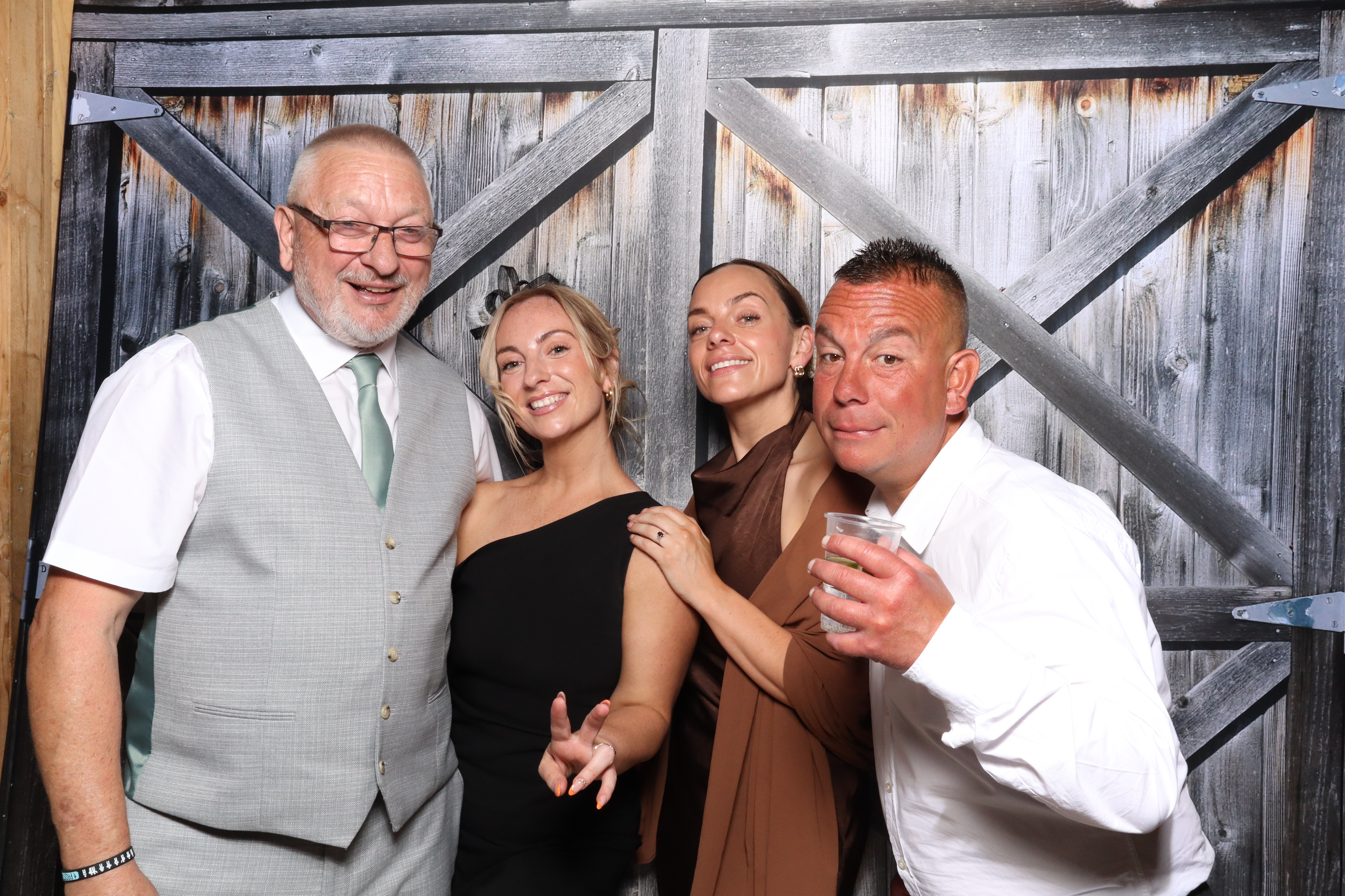 Kerry & Rob  | View more photos from the event at gallery.magicimages.uk/u/MagicImages/Kerry-Rob