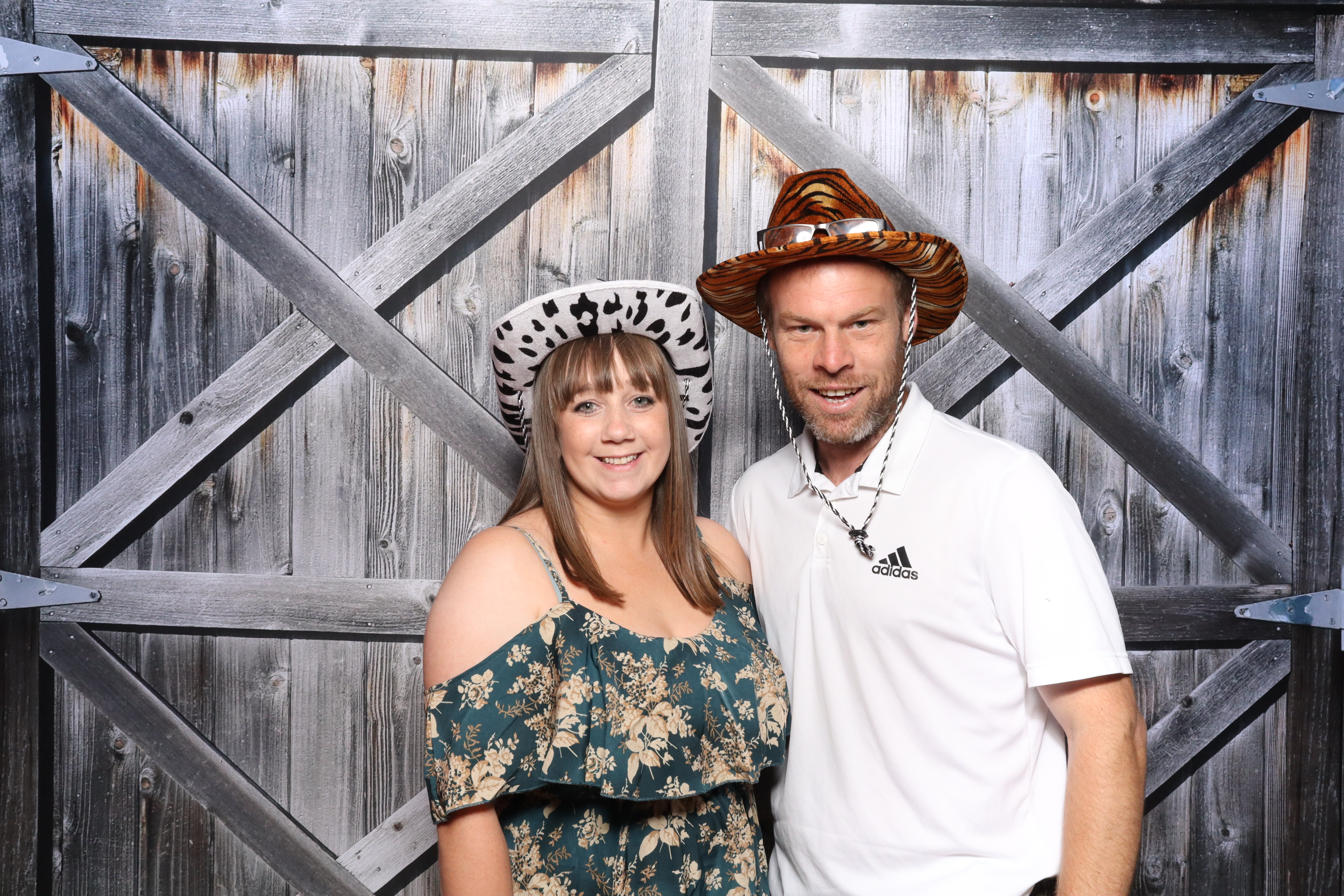 Kerry & Rob  | View more photos from the event at gallery.magicimages.uk/u/MagicImages/Kerry-Rob