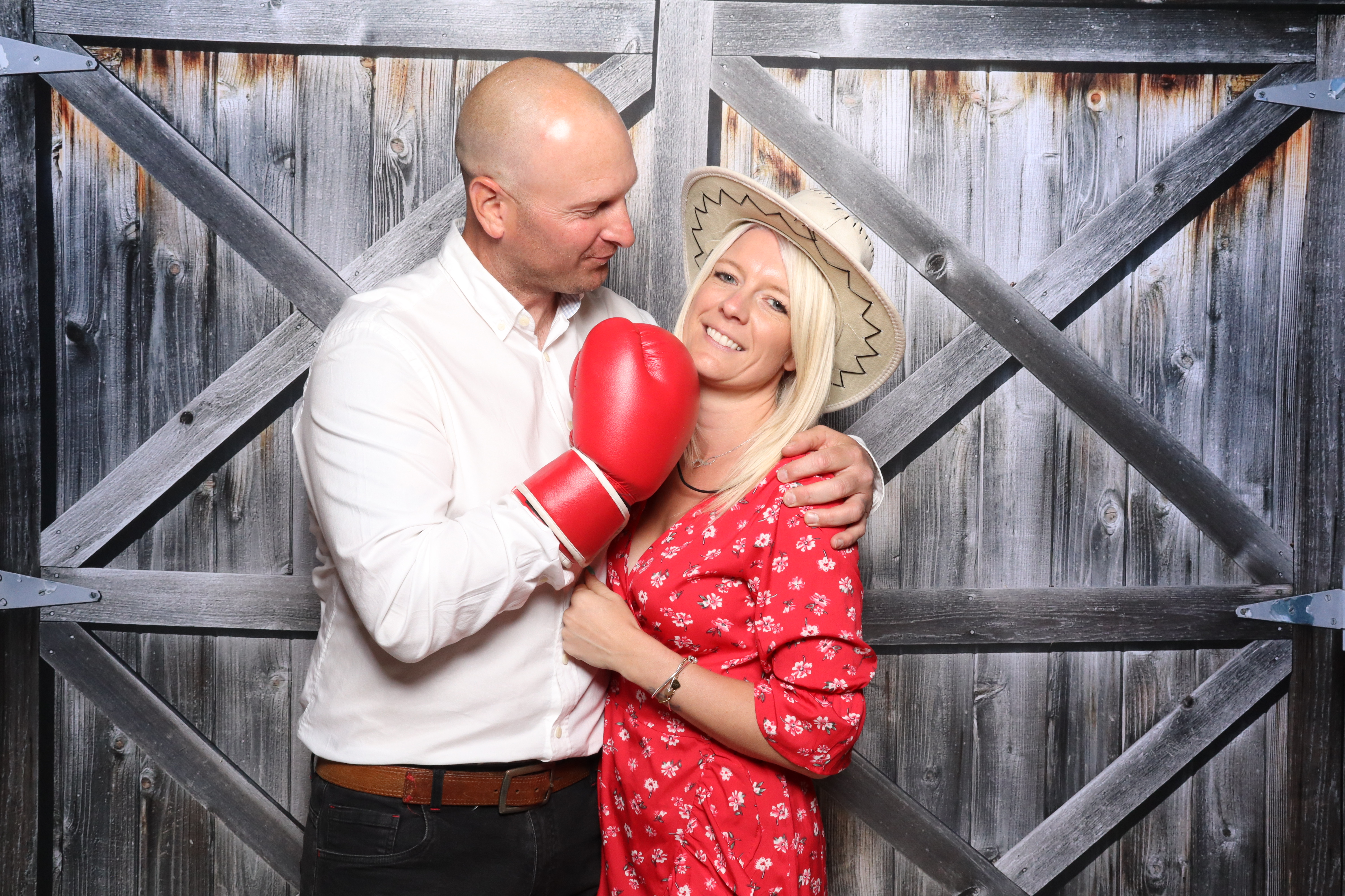 Kerry & Rob  | View more photos from the event at gallery.magicimages.uk/u/MagicImages/Kerry-Rob