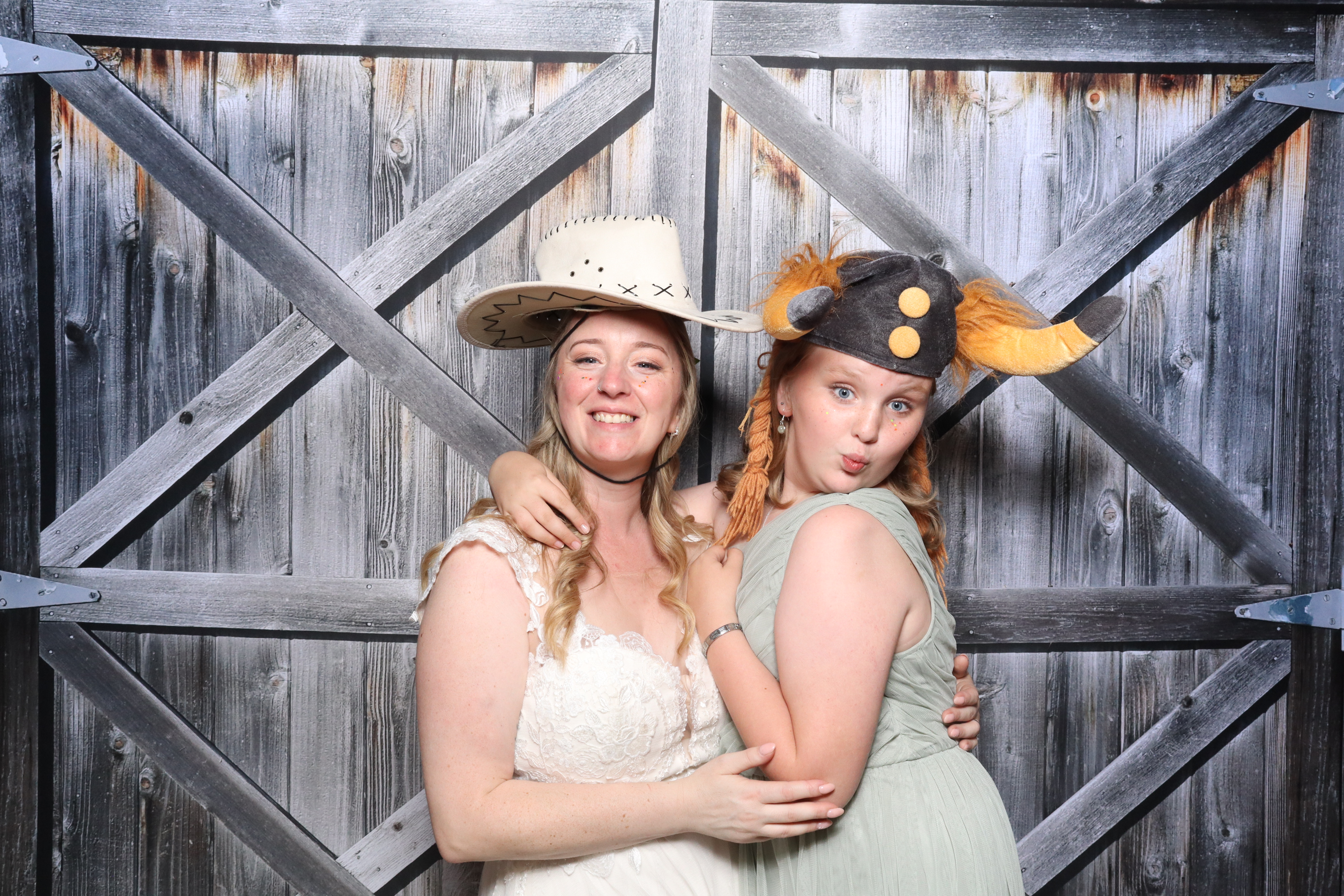 Kerry & Rob  | View more photos from the event at gallery.magicimages.uk/u/MagicImages/Kerry-Rob