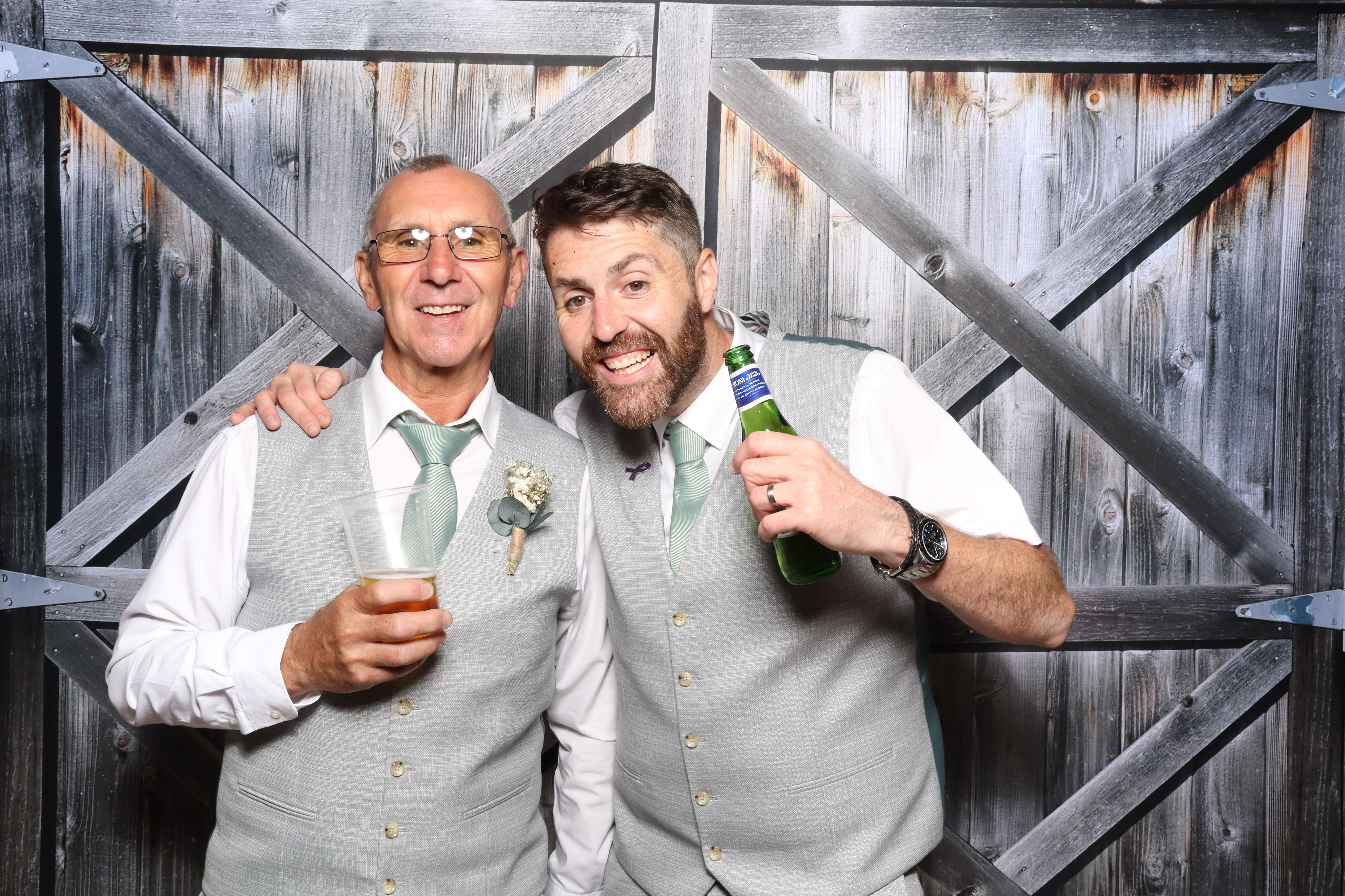 Kerry & Rob  | View more photos from the event at gallery.magicimages.uk/u/MagicImages/Kerry-Rob